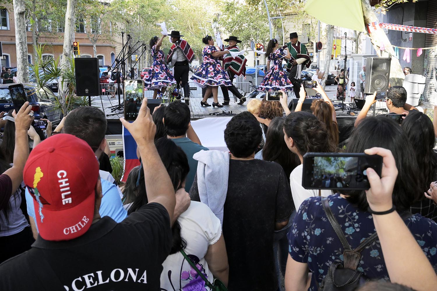 Barcelona. 15.09.2019. Icult. Celebración de las fiestas patrias chilenas con actuaciones diversas en el Poblenou coincidiendo con las fiestas del barrio. Fotografía de Jordi Cotrina