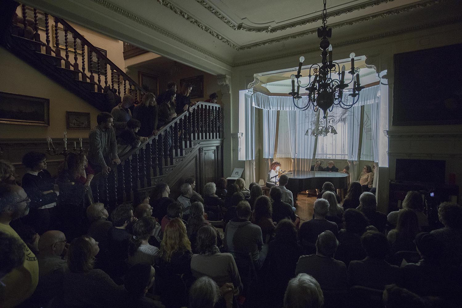 Barcelona 16/12/2019 Otros escenarios posibles Actuación de Lulú Martorell al piano en una casa particular del Putxet Foto Ferran Nadeu