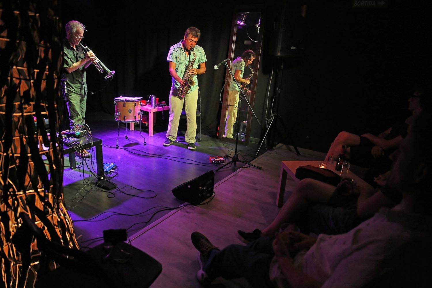 BARCELONA 11/07/2017 Icult Otros escenarios posibles Concierto de Mark Cunningham y Miquel Jordà en el Bar Sinestesia FOTO DE ELISENDA PONS
