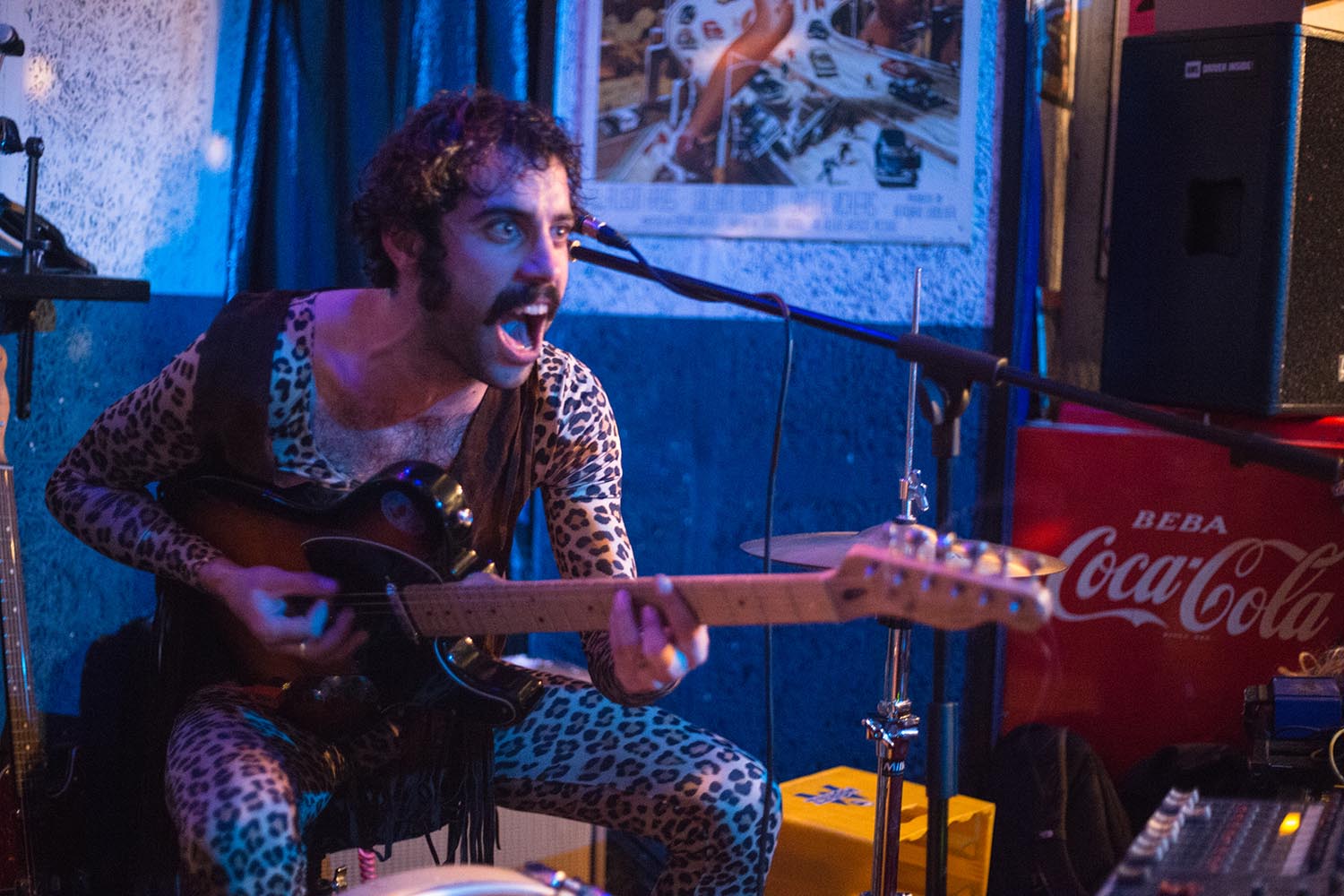 Barcelona - Carrer de Taquígraf Garriga, 163. 13/01/18. Icult "Otros Escenarios Posibles". Nester Donut tocando en el bar Barbara Ann. Fotografía de Luay Albasha