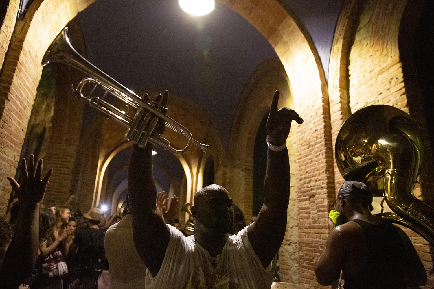 BARCELONA 07/07/2019 ICULT ACTUACION DEL GRUPO HOT 8 BRASS BAND DENTRO DELCICLO ESTIU AL PATI EN LA SEU DEL DISTRICTE DE NOU BARRIS FOTO ELISENDA PONS
