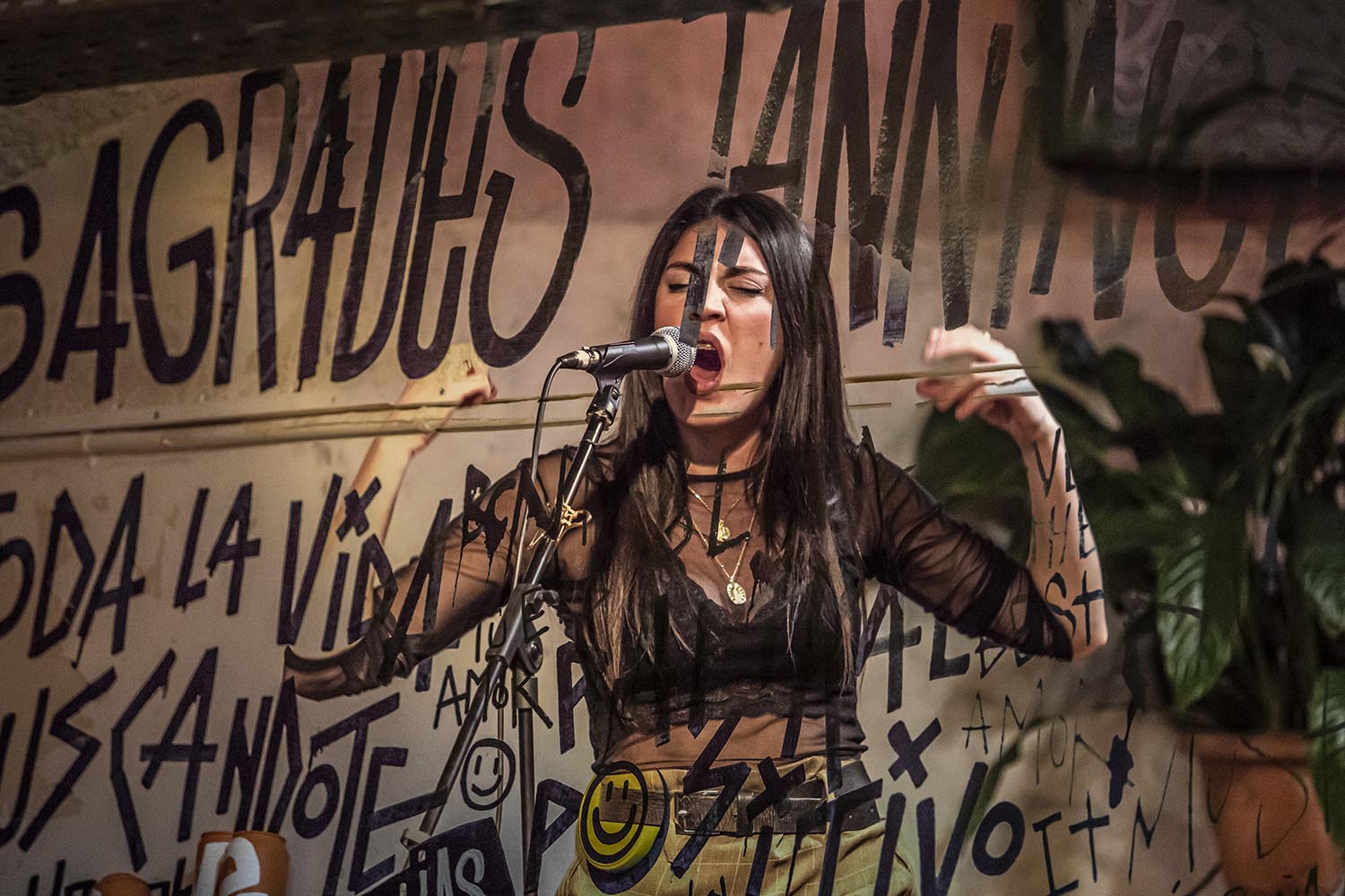 OTROS ESCENARIOS POSIBLES
ICULT
29-11-2020

DUO DE LA CARMELA
BAR SAGRADES TANNINES
BARCELONA

DANI FELICES GUITARRA
VOZ QUERALT LAHOZ

FOTO MARTI FRADERA