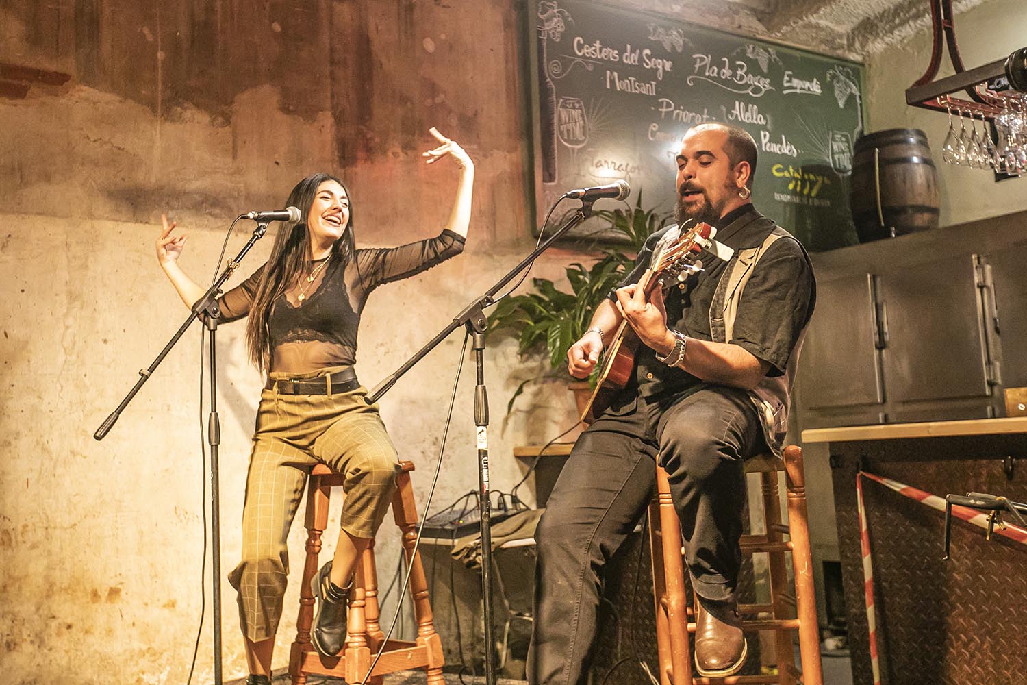 OTROS ESCENARIOS POSIBLES
ICULT
29-11-2020

DUO DE LA CARMELA
BAR SAGRADES TANNINES
BARCELONA

DANI FELICES GUITARRA
VOZ QUERALT LAHOZ

FOTO MARTI FRADERA