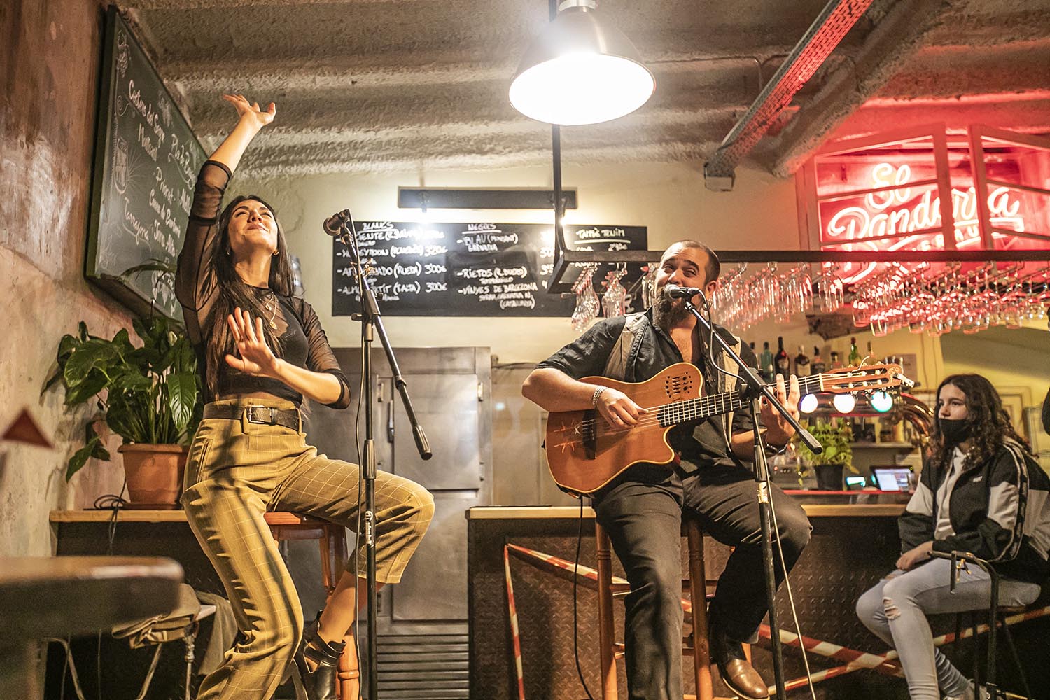 OTROS ESCENARIOS POSIBLES
ICULT
29-11-2020

DUO DE LA CARMELA
BAR SAGRADES TANNINES
BARCELONA

DANI FELICES GUITARRA
VOZ QUERALT LAHOZ

FOTO MARTI FRADERA