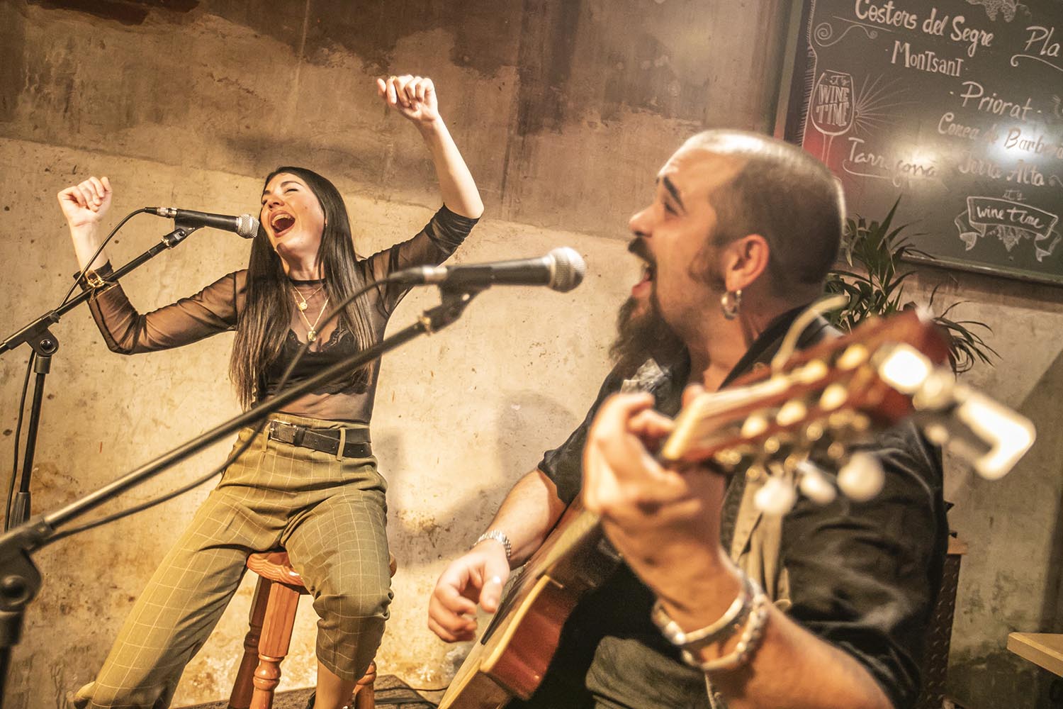 OTROS ESCENARIOS POSIBLES
ICULT
29-11-2020

DUO DE LA CARMELA
BAR SAGRADES TANNINES
BARCELONA

DANI FELICES GUITARRA
VOZ QUERALT LAHOZ

FOTO MARTI FRADERA