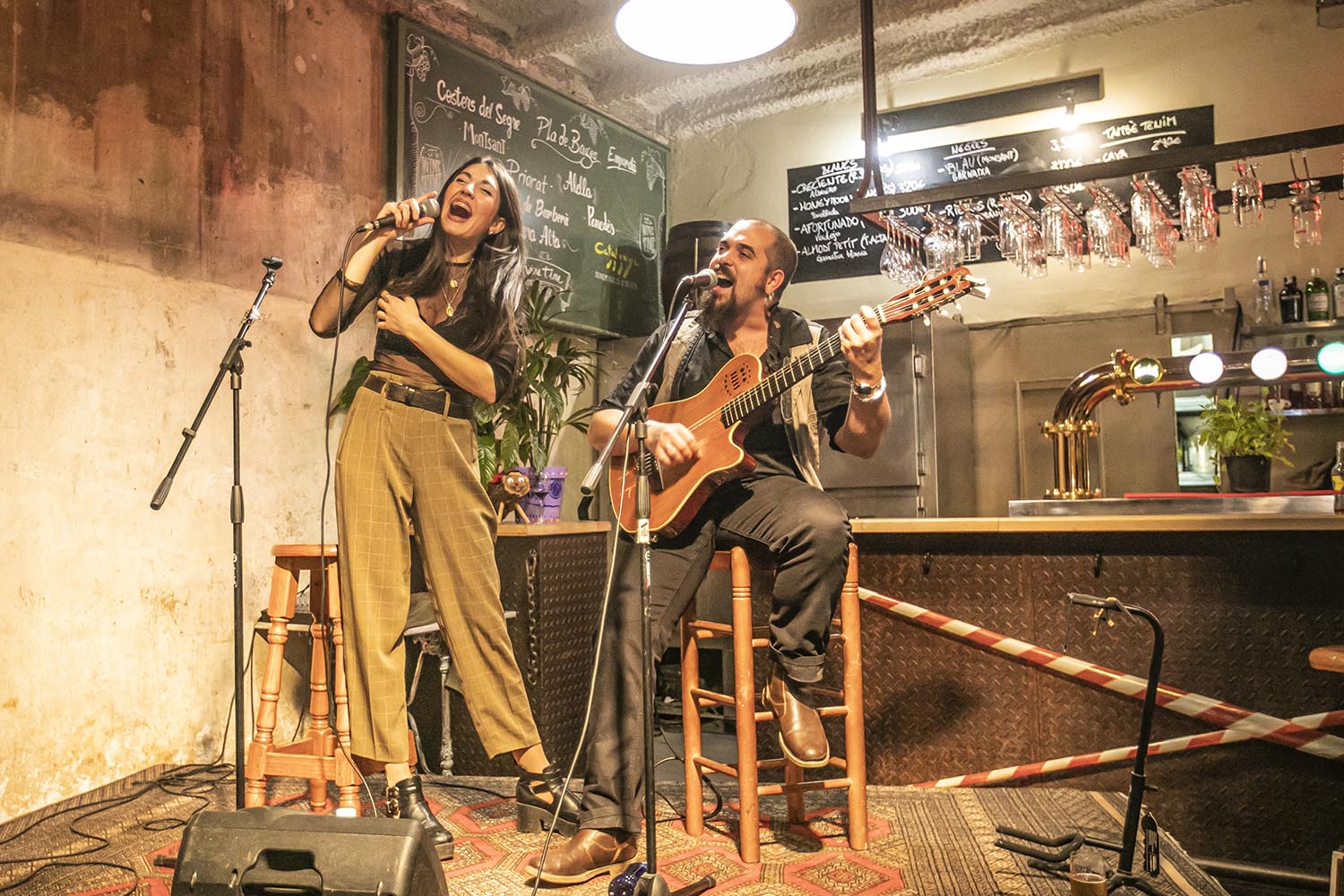 OTROS ESCENARIOS POSIBLES
ICULT
29-11-2020

DUO DE LA CARMELA
BAR SAGRADES TANNINES
BARCELONA

DANI FELICES GUITARRA
VOZ QUERALT LAHOZ

FOTO MARTI FRADERA