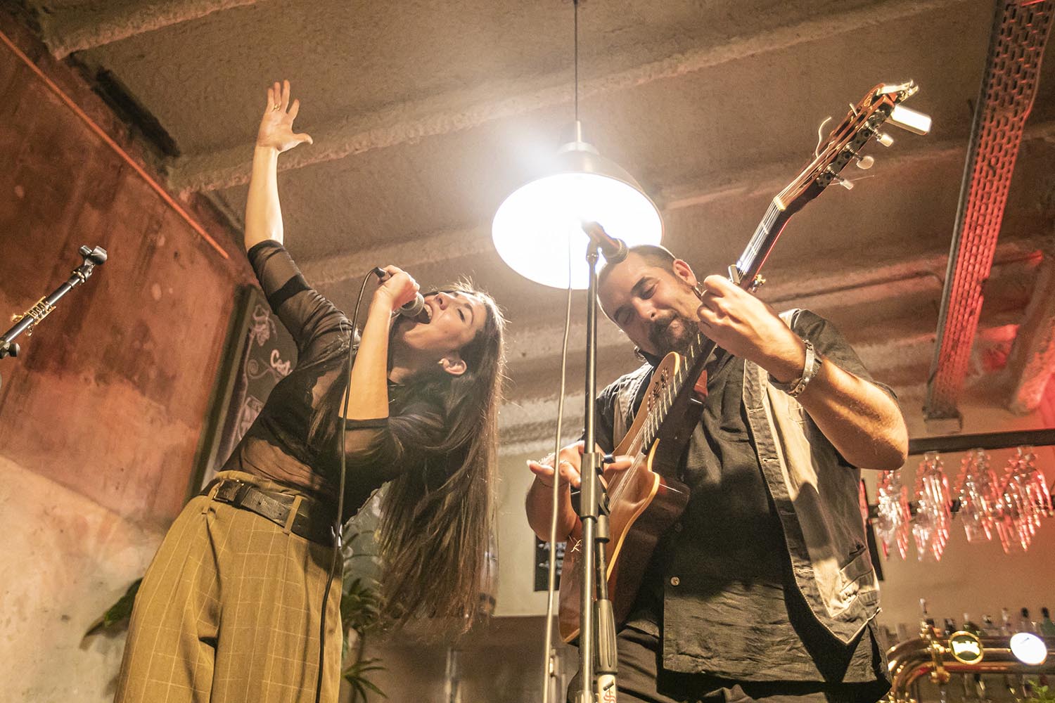 OTROS ESCENARIOS POSIBLES
ICULT
29-11-2020

DUO DE LA CARMELA
BAR SAGRADES TANNINES
BARCELONA

DANI FELICES GUITARRA
VOZ QUERALT LAHOZ

FOTO MARTI FRADERA