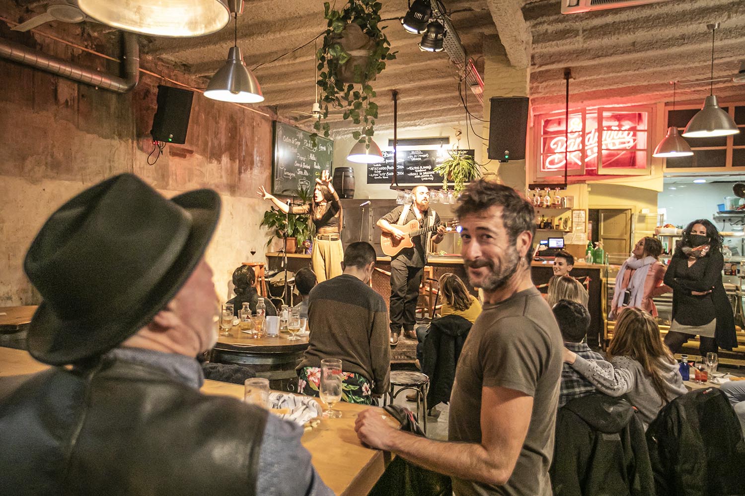 OTROS ESCENARIOS POSIBLES
ICULT
29-11-2020

DUO DE LA CARMELA
BAR SAGRADES TANNINES
BARCELONA

DANI FELICES GUITARRA
VOZ QUERALT LAHOZ

FOTO MARTI FRADERA