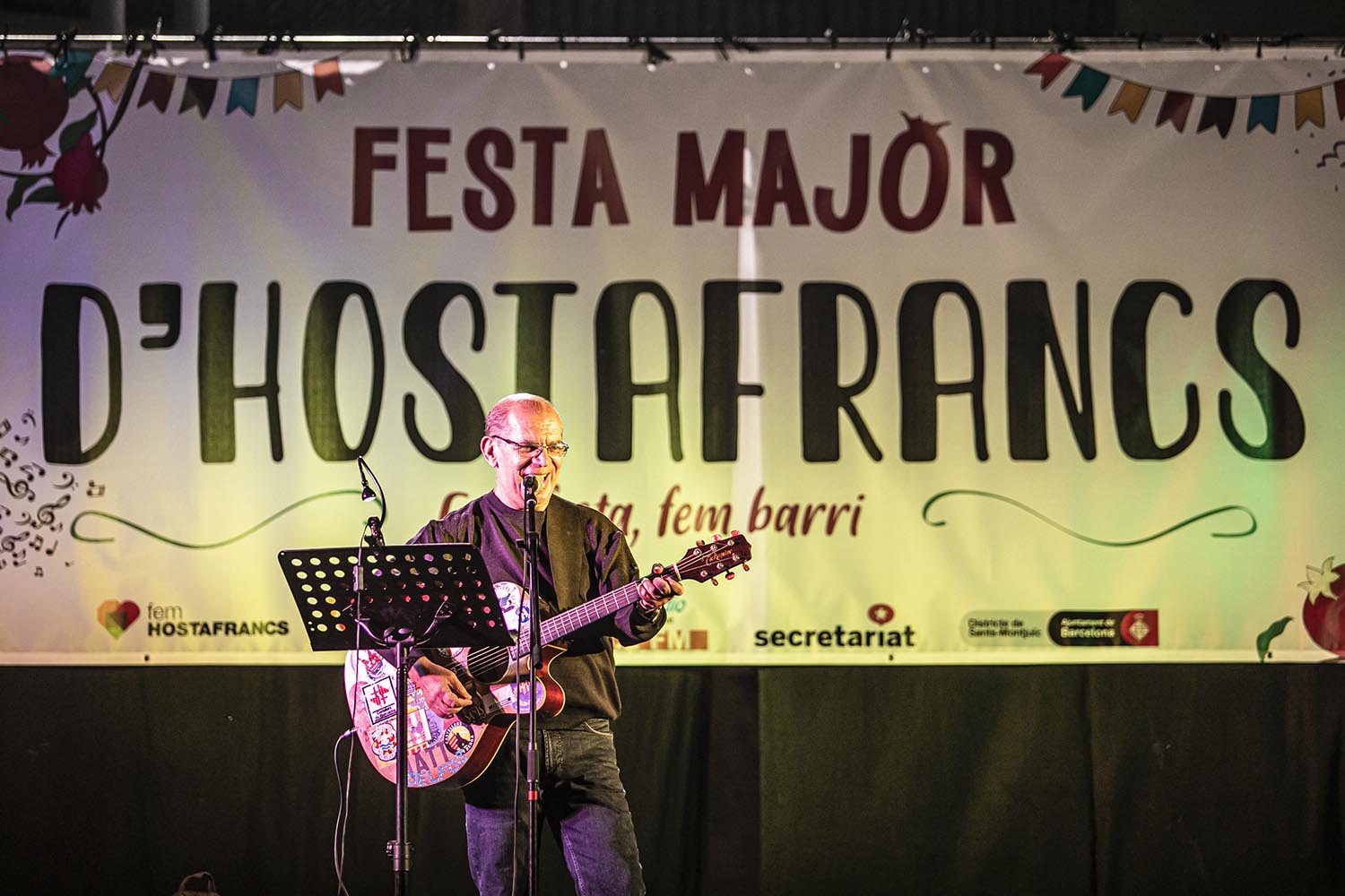 ICULT
02-10-2020
ACTUACION MIQUEL DEL ROIG EN EL PATI DEL CASINET DE HOSTAFRANCS DENTRO DE LA FIESTA MAYOR DEL BARRIO
FOTO MARTI FRADERA