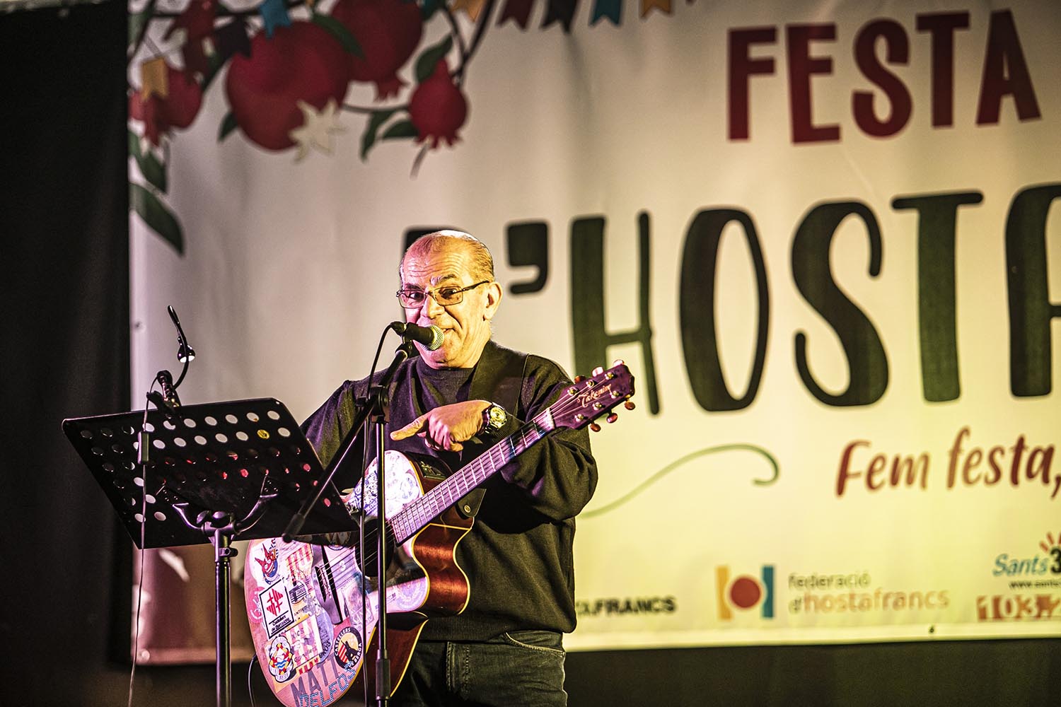 ICULT
02-10-2020
ACTUACION MIQUEL DEL ROIG EN EL PATI DEL CASINET DE HOSTAFRANCS DENTRO DE LA FIESTA MAYOR DEL BARRIO
FOTO MARTI FRADERA