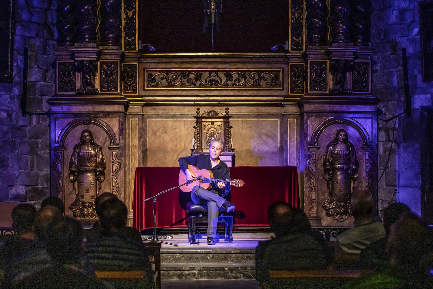 ICULT REPORTAJE
11-11-2019

ACTUACION GUITARRISTA FLAMENCO PEDRO JAVIER GONZALEZ EN LA BASILICA DE SANTA MARIA DEL PI

FOTO MARTI FRADERA