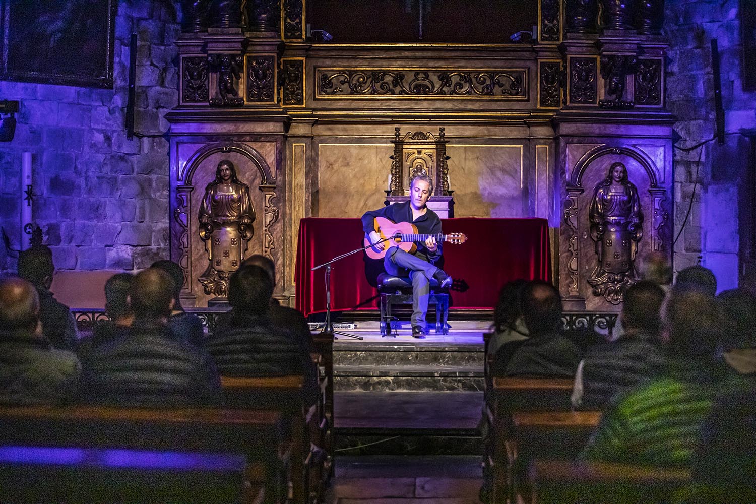 ICULT REPORTAJE
11-11-2019

ACTUACION GUITARRISTA FLAMENCO PEDRO JAVIER GONZALEZ EN LA BASILICA DE SANTA MARIA DEL PI

FOTO MARTI FRADERA
