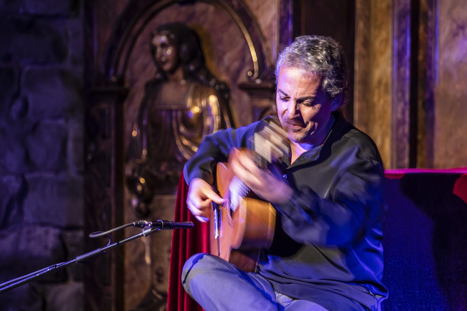 ICULT REPORTAJE
11-11-2019

ACTUACION GUITARRISTA FLAMENCO PEDRO JAVIER GONZALEZ EN LA BASILICA DE SANTA MARIA DEL PI

FOTO MARTI FRADERA
