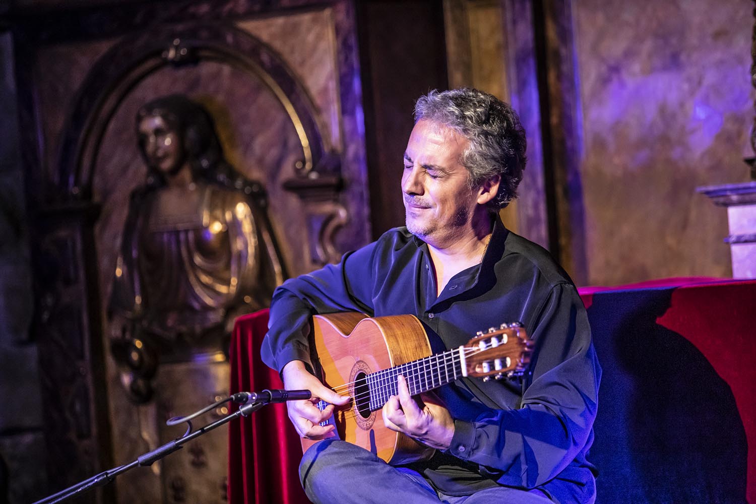 ICULT REPORTAJE
11-11-2019

ACTUACION GUITARRISTA FLAMENCO PEDRO JAVIER GONZALEZ EN LA BASILICA DE SANTA MARIA DEL PI

FOTO MARTI FRADERA