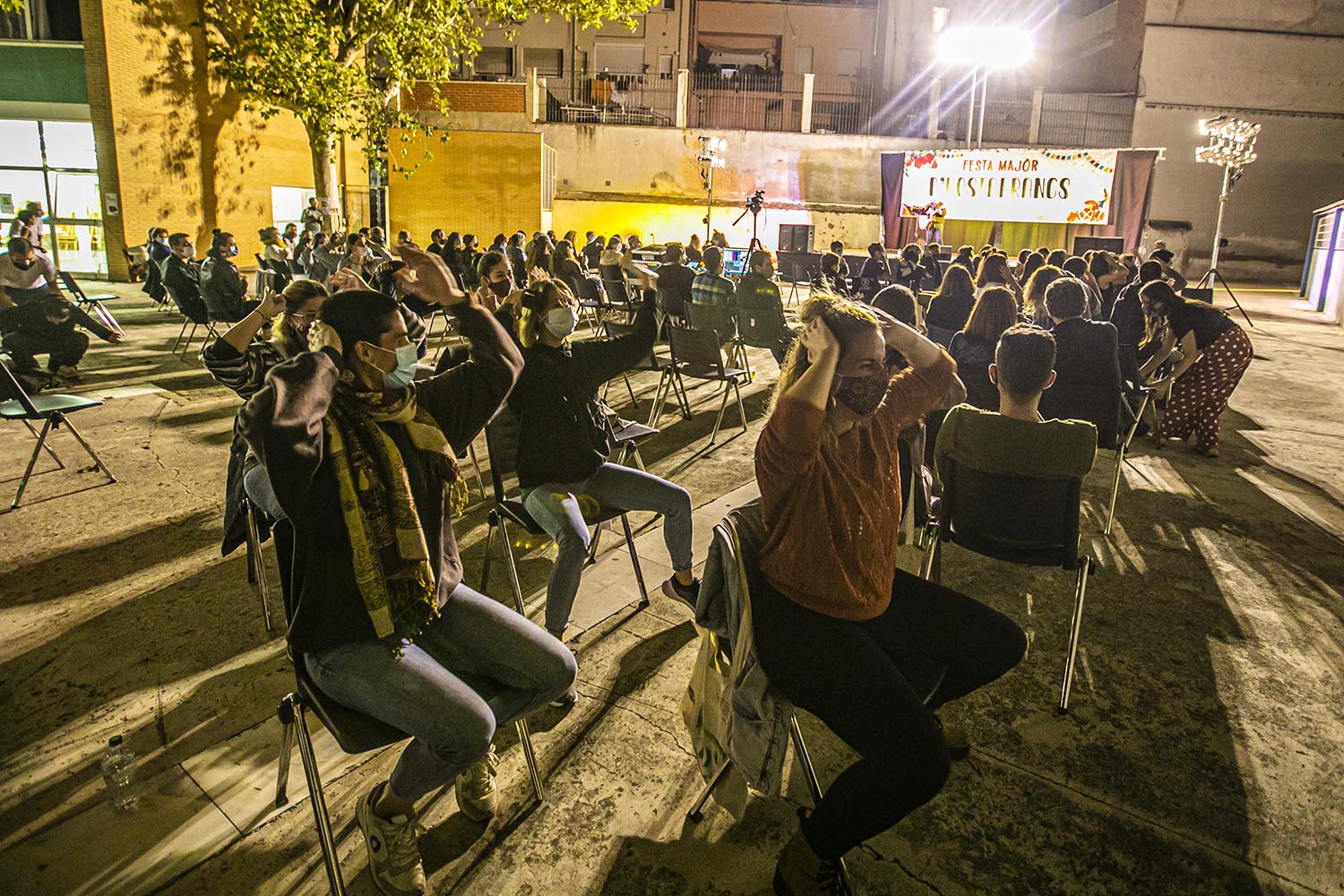 ICULT
02-10-2020
ACTUACION MIQUEL DEL ROIG EN EL PATI DEL CASINET DE HOSTAFRANCS DENTRO DE LA FIESTA MAYOR DEL BARRIO
FOTO MARTI FRADERA