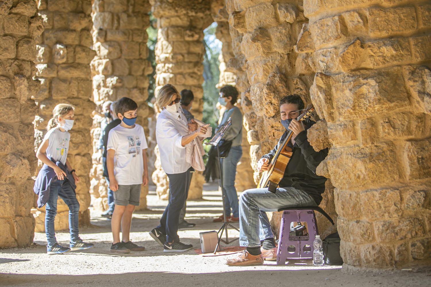 ICULT
OTROS ESCENARIOS POSIBLES
31-10-2020

OMAR MORALES 
ACTUACION GUITARRA CLASICA EN EL PARK GUELL DE BARCELONA

FOTO MARTI FRADERA