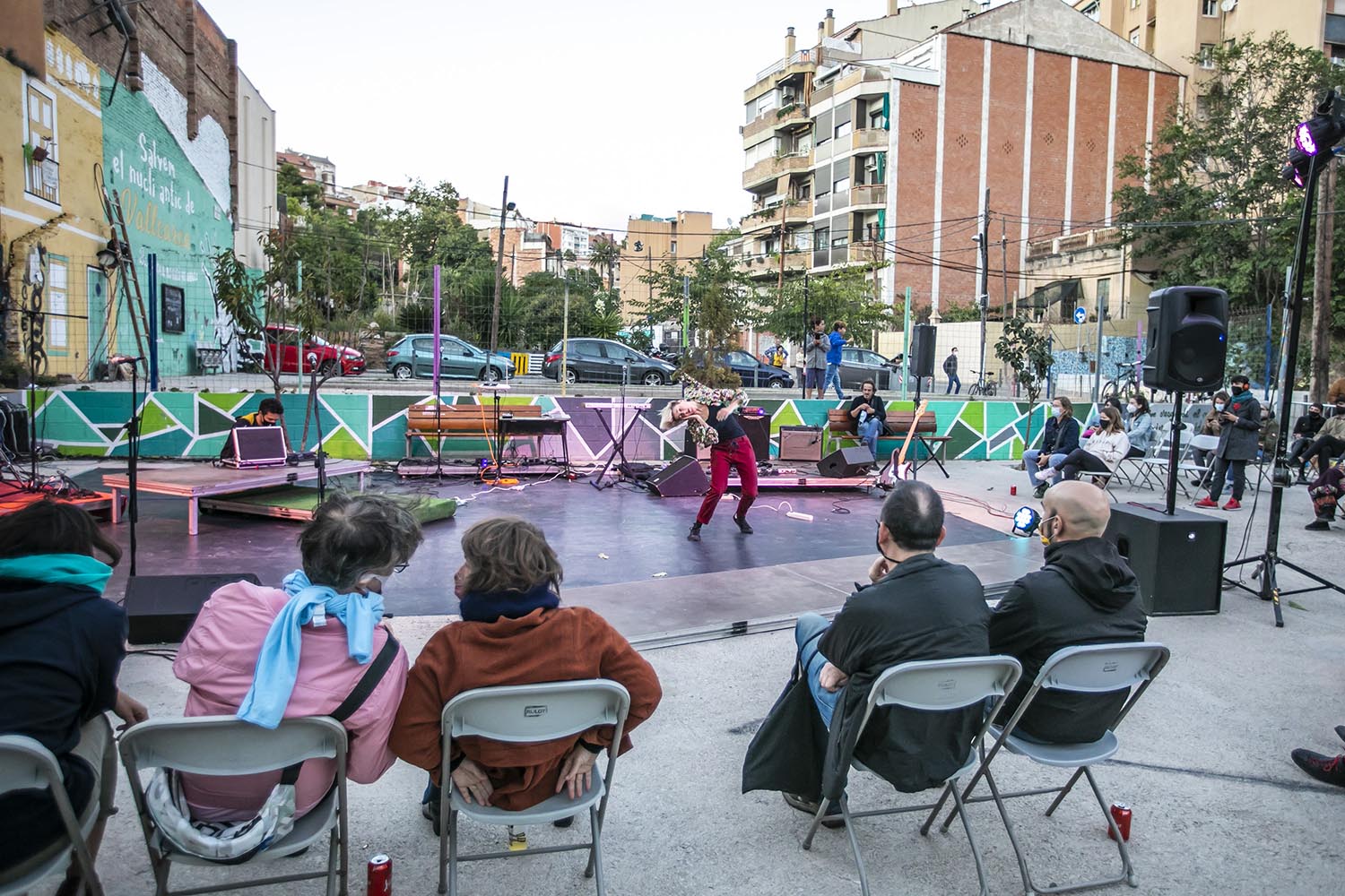 OTROS ESCENARIOS ICULT
03-10-2020
THE EXPLORING FEST : HAPPENING DE POESIA , MUSICA Y DANZA EN UN SOLAR DE VALLCARCA
CARRER FARIGOLA 14 BARCELONA
FOTO MARTI FRADERA