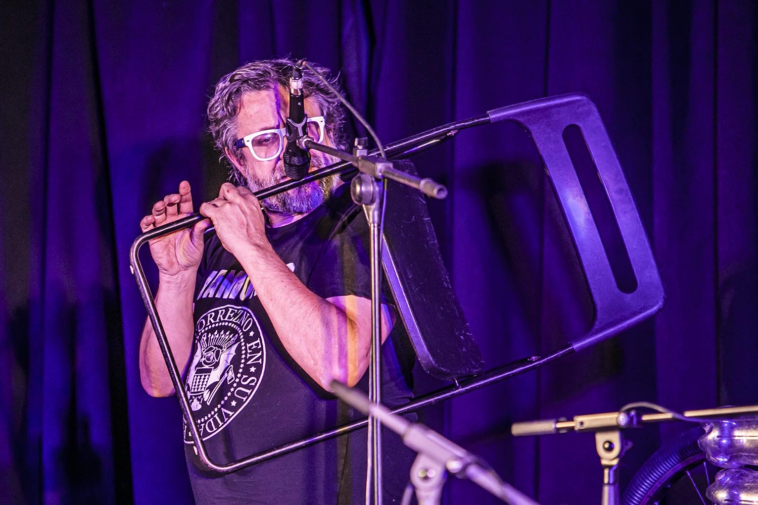 ICULTOTROS ESCENARIOS POSIBLES19-12-2020ACTUACION ORQUESTA REUSONICA TRIO EN EL CENTRE CIVIC TEIXONERA EN BARCELONACICLO BARCELONA DISTRICTE CULTURALRocco Papía: Guitarra de 7 cuerdas, "Cuerdas ReuSónicas", vozXavi Lozano: "Vientos ReuSónicos" y tradicionales, vozAntonio Sánchez Barranco: "Percusiones ReuSónicas" y tradicionales, vozFOTO MARTI FRADERA