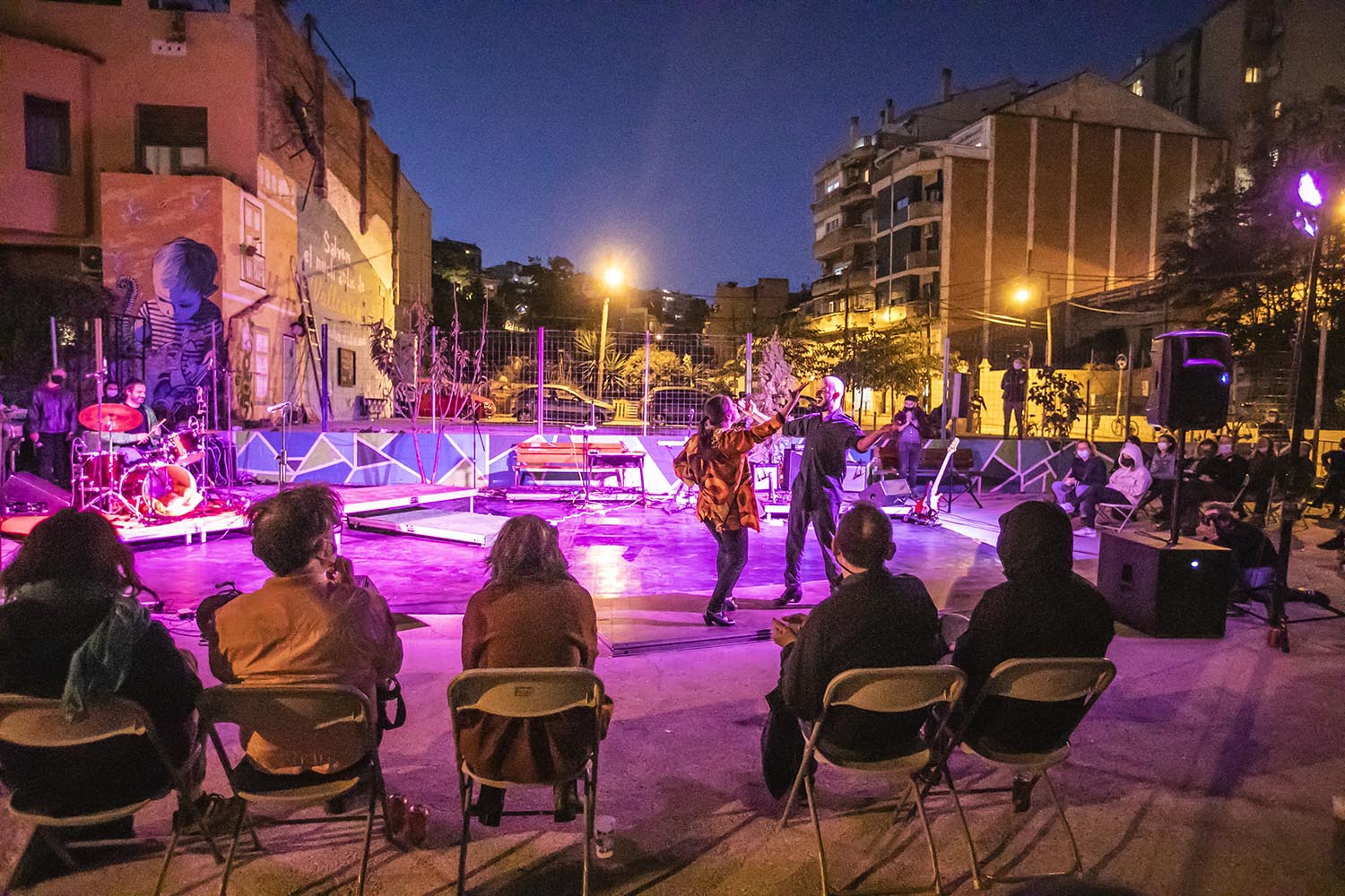 OTROS ESCENARIOS ICULT
03-10-2020
THE EXPLORING FEST : HAPPENING DE POESIA , MUSICA Y DANZA EN UN SOLAR DE VALLCARCA
CARRER FARIGOLA 14 BARCELONA
FOTO MARTI FRADERA