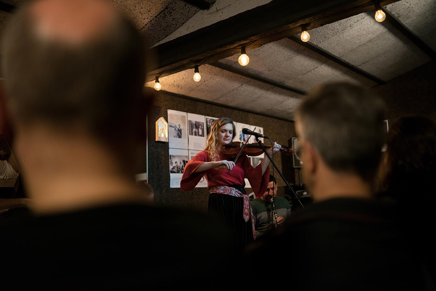 Barcelona 25/01/2020. Actuación del grupo Ombra Music en una casa particular de Les Planes. FOTÓGRAFO SERGI CONESA