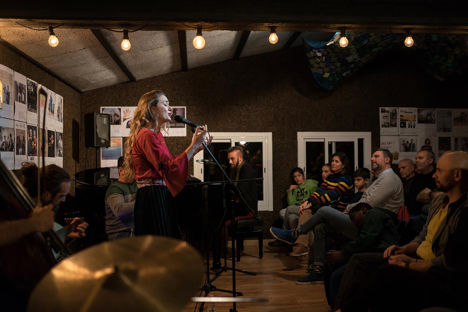 Barcelona 25/01/2020. Actuación del grupo Ombra Music en una casa particular de Les Planes. FOTÓGRAFO SERGI CONESA
