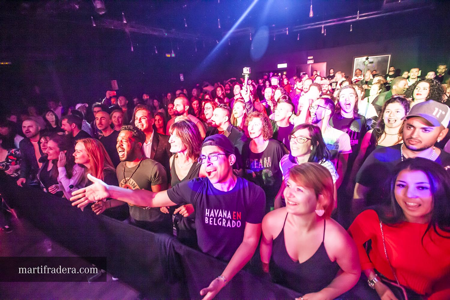 ICULT - OTROS ESCENARIOS POSIBLES
31-03-2019

CONCIERTO DE GRUPOS CUBANOS COMPOTA DE MANANA Y ANGEL YOS EN LA SALA LA NAU EN POBLENOU BARCELONA

FOTO:

MARTI FRADERA BOHERA
FOTOGRAF
+34 658 500 306
martifradera@gmail.com
www.noupunt.com
www.martifradera.com
Instagram @martifraderabohera