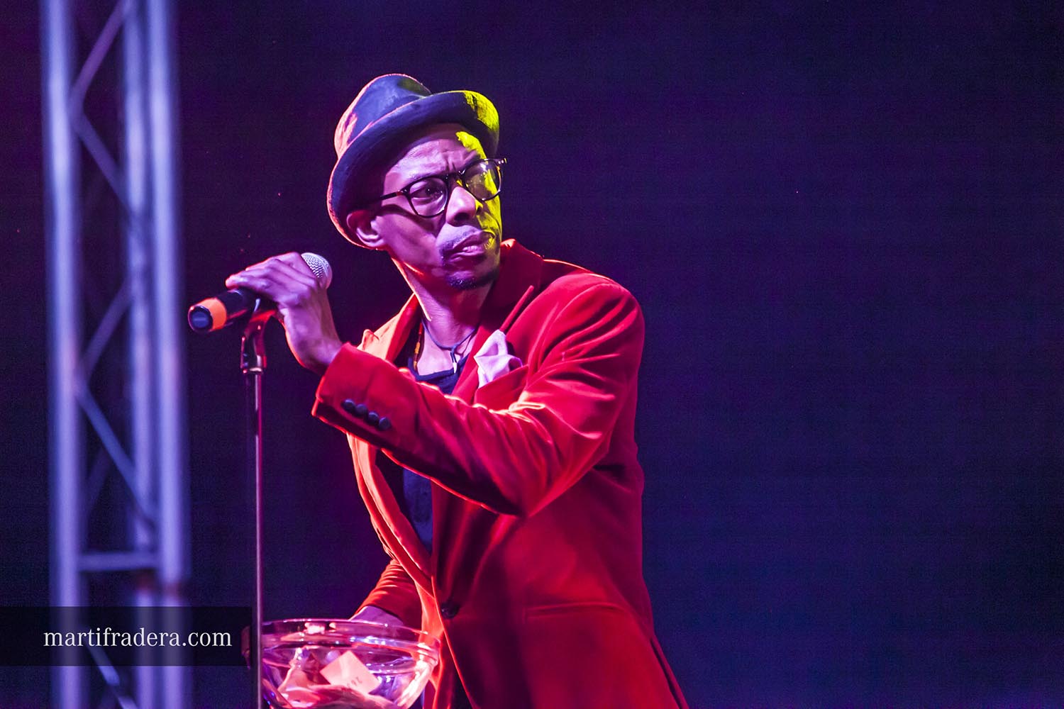 ICULT - OTROS ESCENARIOS POSIBLES
31-03-2019

CONCIERTO DE GRUPOS CUBANOS COMPOTA DE MANANA Y ANGEL YOS EN LA SALA LA NAU EN POBLENOU BARCELONA

FOTO:

MARTI FRADERA BOHERA
FOTOGRAF
+34 658 500 306
martifradera@gmail.com
www.noupunt.com
www.martifradera.com
Instagram @martifraderabohera