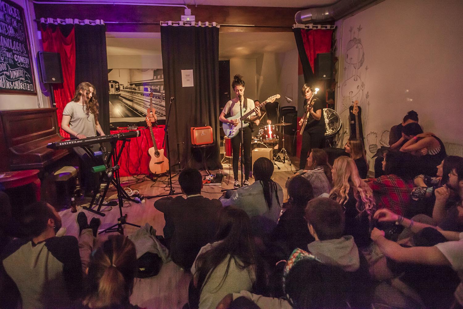 ICULT

INUSUAL PROJECT EN CALLE PALOMA 5 EN EL RAVAL BARCELONA
JAM SESSION EXCLUSIVA PARA MUJERES

FOTO MARTI FRADERA