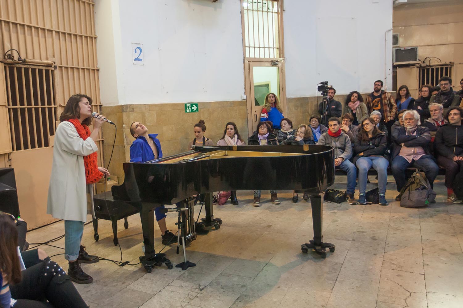 POLITICA
OTROS ESCENARIOS POSIBLES

VEUS EMMORDASSADES - VOCES AMORDAZADAS
PRISION MODEL MODELO DE BARCELONA
LA LIBERTAD DE EXPRESION EN LA PRISION
NO CALLAREM

CONCIERTO  DE PIANO SOLO
CLARA PEYA
COLABORACION VALTONYC

FOTO MARTI FRADERA