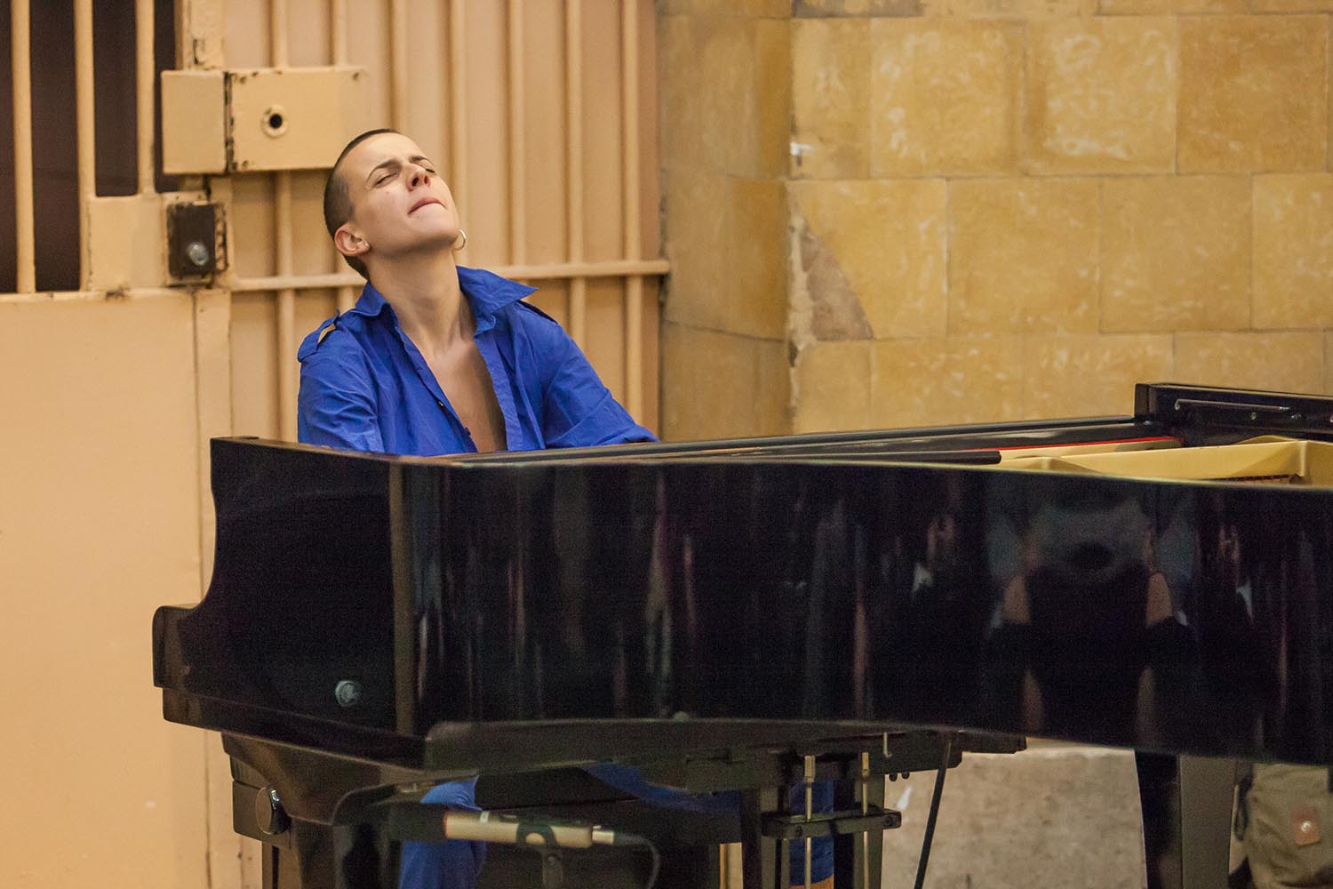 POLITICA
OTROS ESCENARIOS POSIBLES

VEUS EMMORDASSADES - VOCES AMORDAZADAS
PRISION MODEL MODELO DE BARCELONA
LA LIBERTAD DE EXPRESION EN LA PRISION
NO CALLAREM

CONCIERTO  DE PIANO SOLO
CLARA PEYA
COLABORACION VALTONYC

FOTO MARTI FRADERA