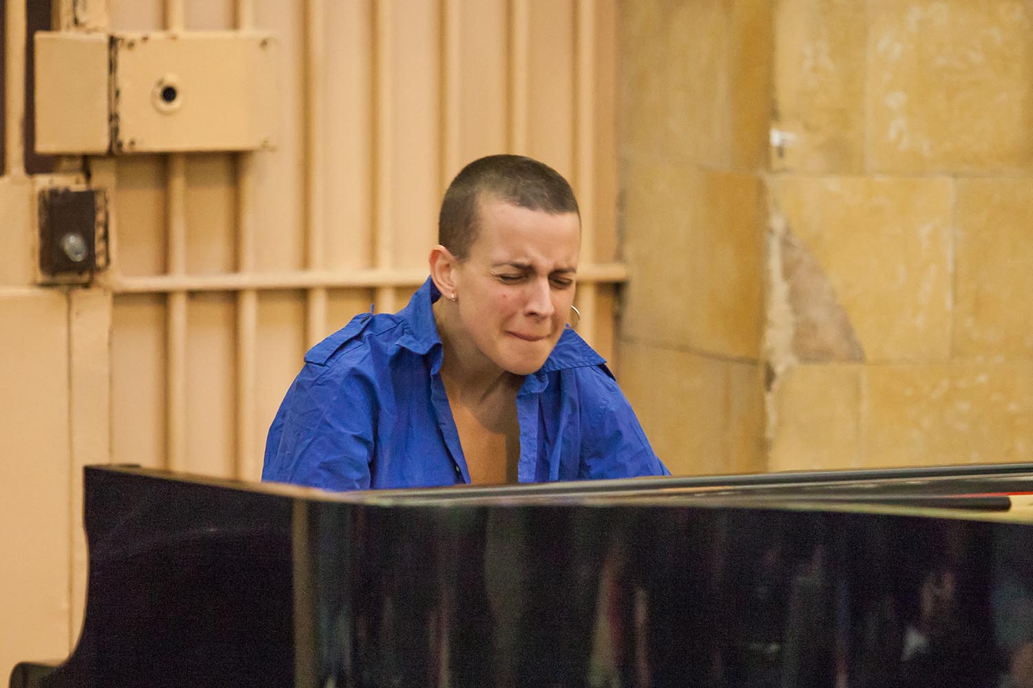 POLITICA
OTROS ESCENARIOS POSIBLES

VEUS EMMORDASSADES - VOCES AMORDAZADAS
PRISION MODEL MODELO DE BARCELONA
LA LIBERTAD DE EXPRESION EN LA PRISION
NO CALLAREM

CONCIERTO  DE PIANO SOLO
CLARA PEYA
COLABORACION VALTONYC

FOTO MARTI FRADERA