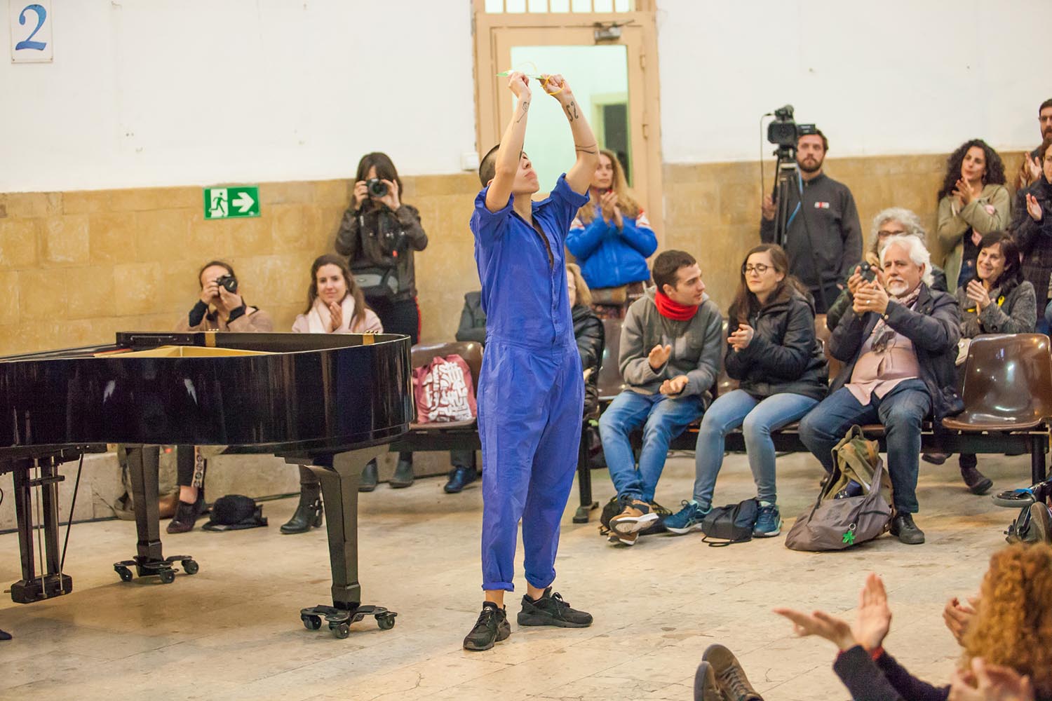 POLITICA
OTROS ESCENARIOS POSIBLES

VEUS EMMORDASSADES - VOCES AMORDAZADAS
PRISION MODEL MODELO DE BARCELONA
LA LIBERTAD DE EXPRESION EN LA PRISION
NO CALLAREM

CONCIERTO  DE PIANO SOLO
CLARA PEYA
COLABORACION VALTONYC

FOTO MARTI FRADERA