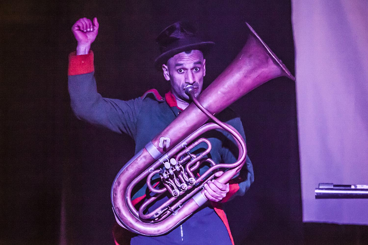 OTROS ESCENARIOS POSIBLES
15-02-2019
FESTIVAL CYBERPUNK 2019
CENTRE SOCIAL OKUPAT EL KOLE - VALL D'HEBRON BARCELONA
CONCIERTOS, CHARLAS Y ACTIVIDADES CULTURALES EN UNA ANTIGUA ESCUELA OKUPADA
FOTO MARTI FRADERA