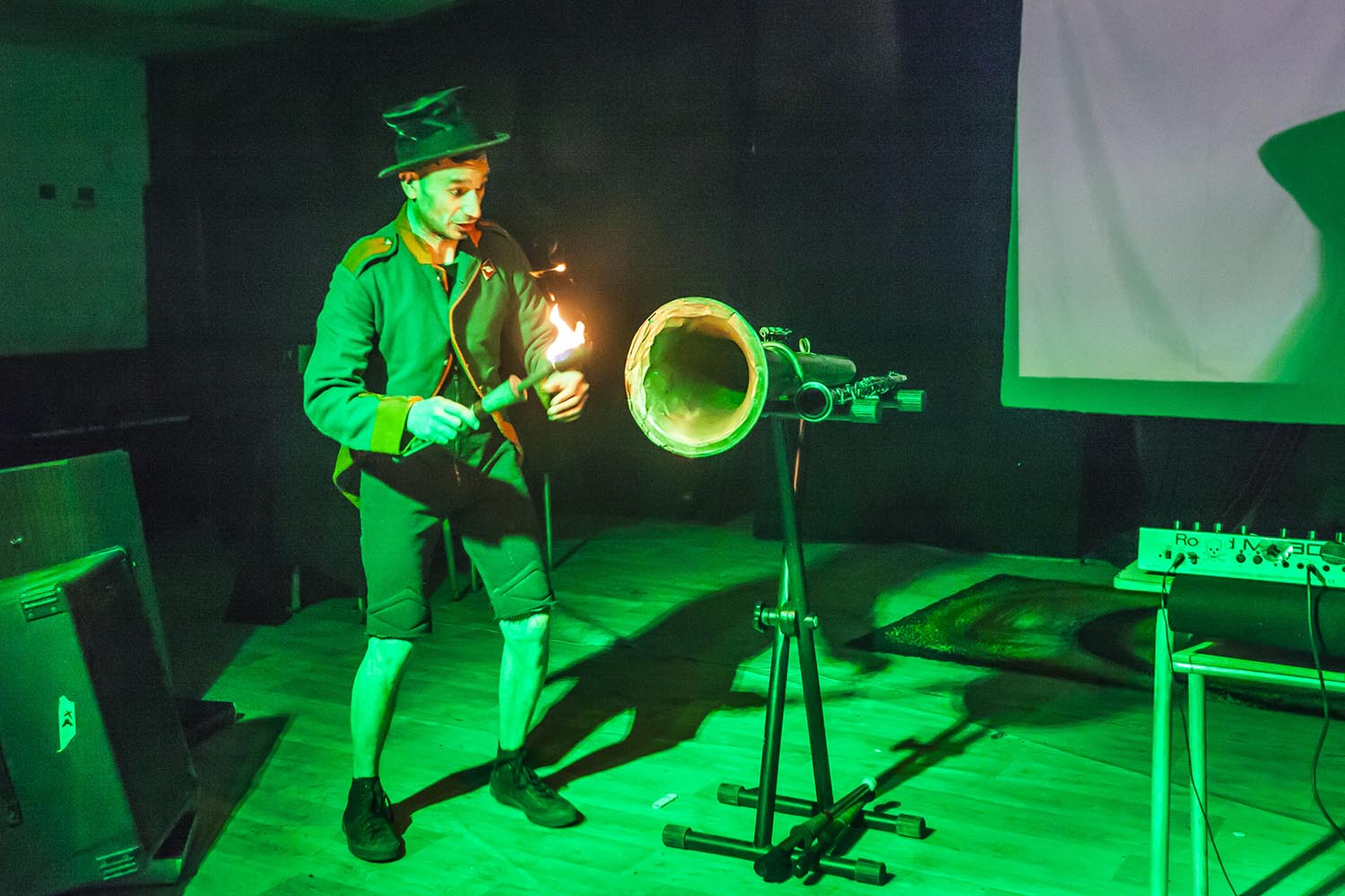 OTROS ESCENARIOS POSIBLES
15-02-2019
FESTIVAL CYBERPUNK 2019
CENTRE SOCIAL OKUPAT EL KOLE - VALL D'HEBRON BARCELONA
CONCIERTOS, CHARLAS Y ACTIVIDADES CULTURALES EN UNA ANTIGUA ESCUELA OKUPADA
FOTO MARTI FRADERA