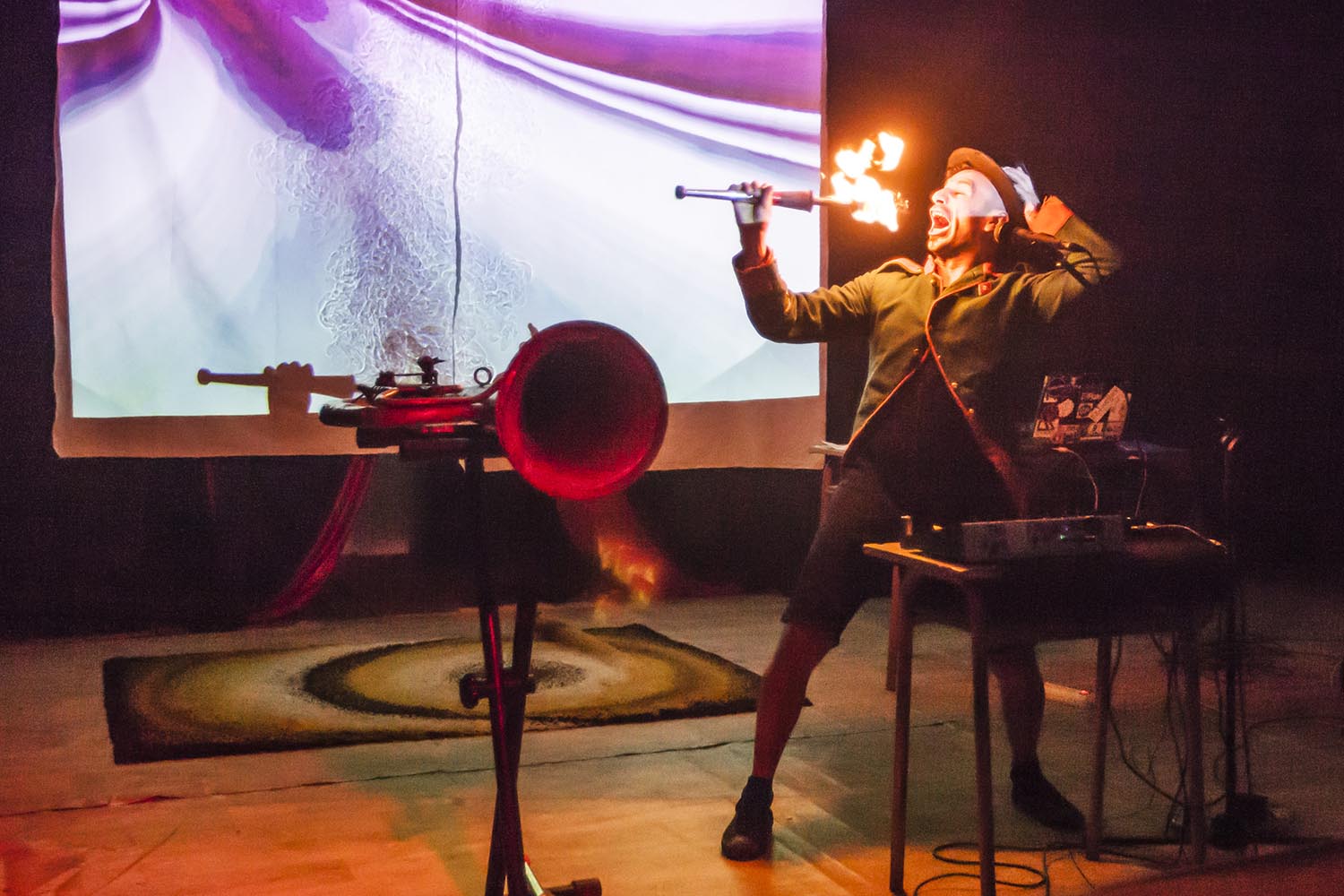 OTROS ESCENARIOS POSIBLES
15-02-2019
FESTIVAL CYBERPUNK 2019
CENTRE SOCIAL OKUPAT EL KOLE - VALL D'HEBRON BARCELONA
CONCIERTOS, CHARLAS Y ACTIVIDADES CULTURALES EN UNA ANTIGUA ESCUELA OKUPADA
FOTO MARTI FRADERA