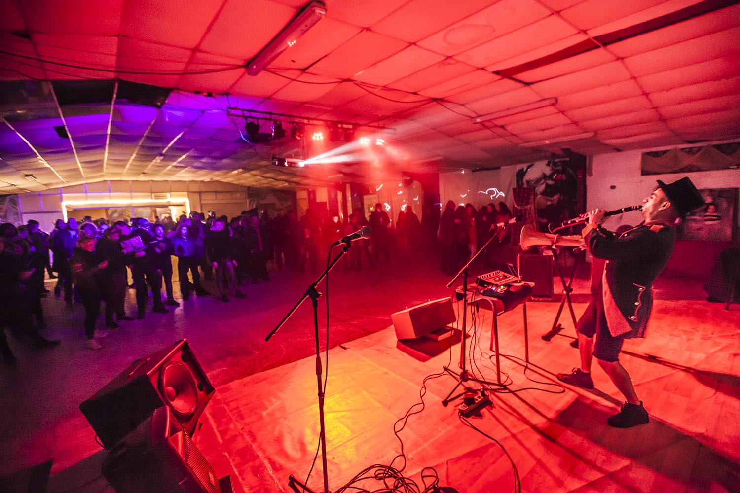 OTROS ESCENARIOS POSIBLES
15-02-2019
FESTIVAL CYBERPUNK 2019
CENTRE SOCIAL OKUPAT EL KOLE - VALL D'HEBRON BARCELONA
CONCIERTOS, CHARLAS Y ACTIVIDADES CULTURALES EN UNA ANTIGUA ESCUELA OKUPADA
FOTO MARTI FRADERA