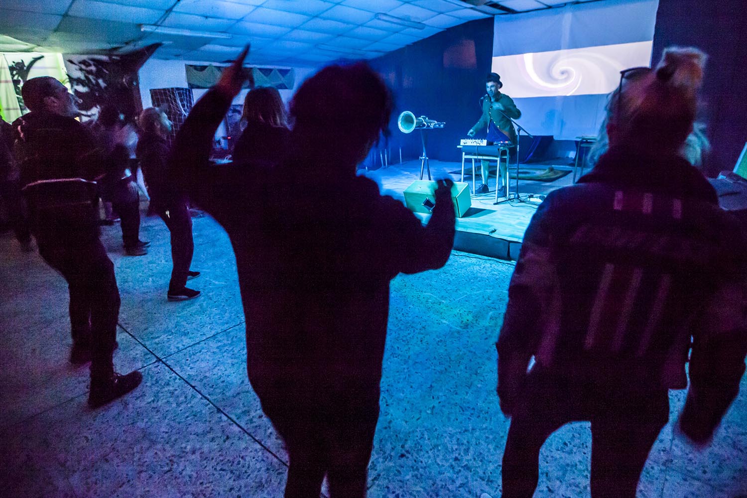OTROS ESCENARIOS POSIBLES
15-02-2019
FESTIVAL CYBERPUNK 2019
CENTRE SOCIAL OKUPAT EL KOLE - VALL D'HEBRON BARCELONA
CONCIERTOS, CHARLAS Y ACTIVIDADES CULTURALES EN UNA ANTIGUA ESCUELA OKUPADA
FOTO MARTI FRADERA