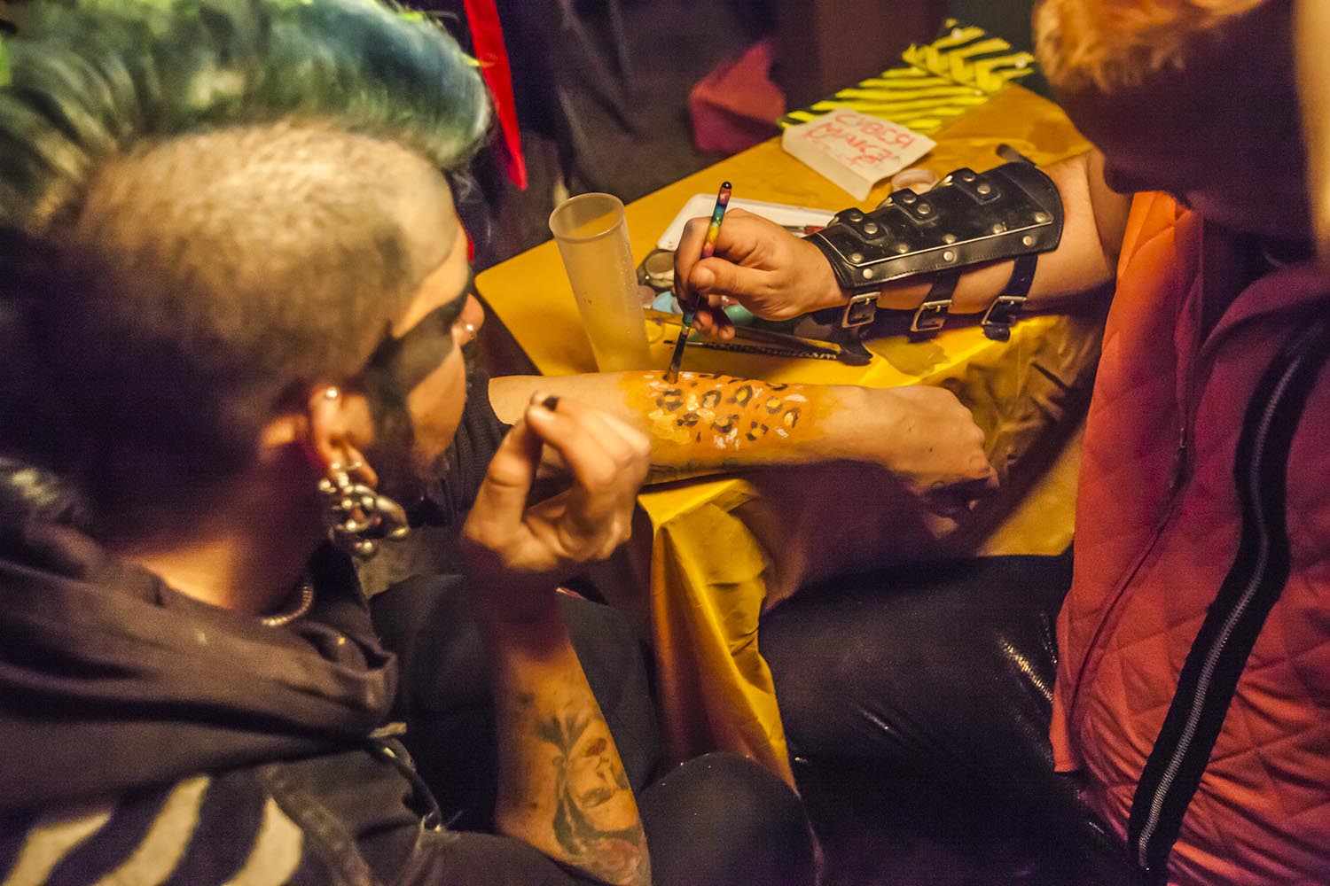 OTROS ESCENARIOS POSIBLES
15-02-2019
FESTIVAL CYBERPUNK 2019
CENTRE SOCIAL OKUPAT EL KOLE - VALL D'HEBRON BARCELONA
CONCIERTOS, CHARLAS Y ACTIVIDADES CULTURALES EN UNA ANTIGUA ESCUELA OKUPADA
FOTO MARTI FRADERA