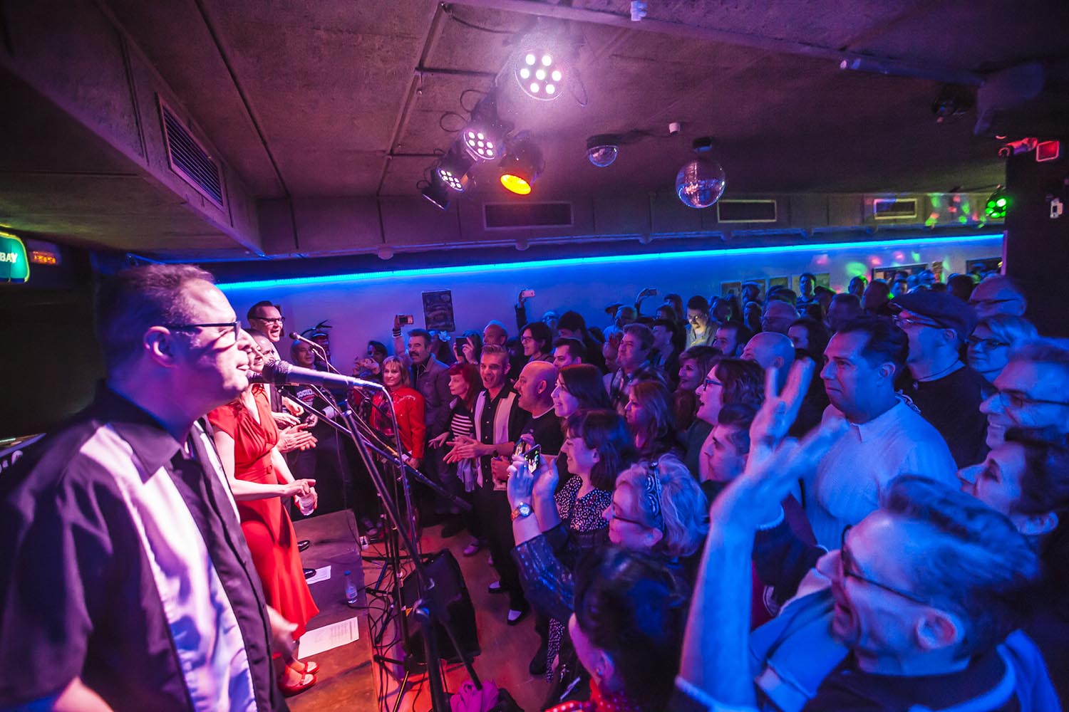 ICULT
OTROS ESCENARIOS POSIBLES
16-02-2019

CONCIERTO DE GRUPO DE DOO WOP THE CHAPERALS EN LA SALA NEW URNDERGROUND EN SANTS BARCELONA

FOTO MARTI FRADERA