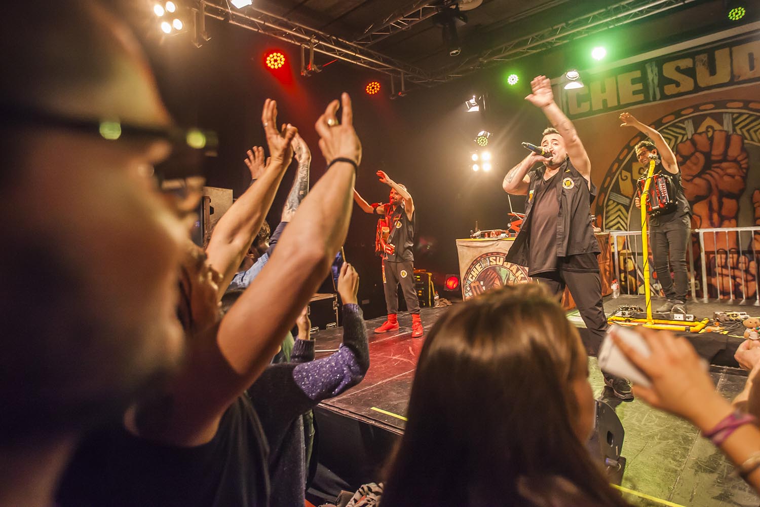 OTROS ESCENARIOS POSIBLES12/01/2019CONCIERTO GRUPO CHE SUDAKA EN ESPAI JOVE BOCA NORD DEL CARMEL BARCELONAVIDEO:  https://youtu.be/Is5EkOpNudoFOTO MARTI FRADERA