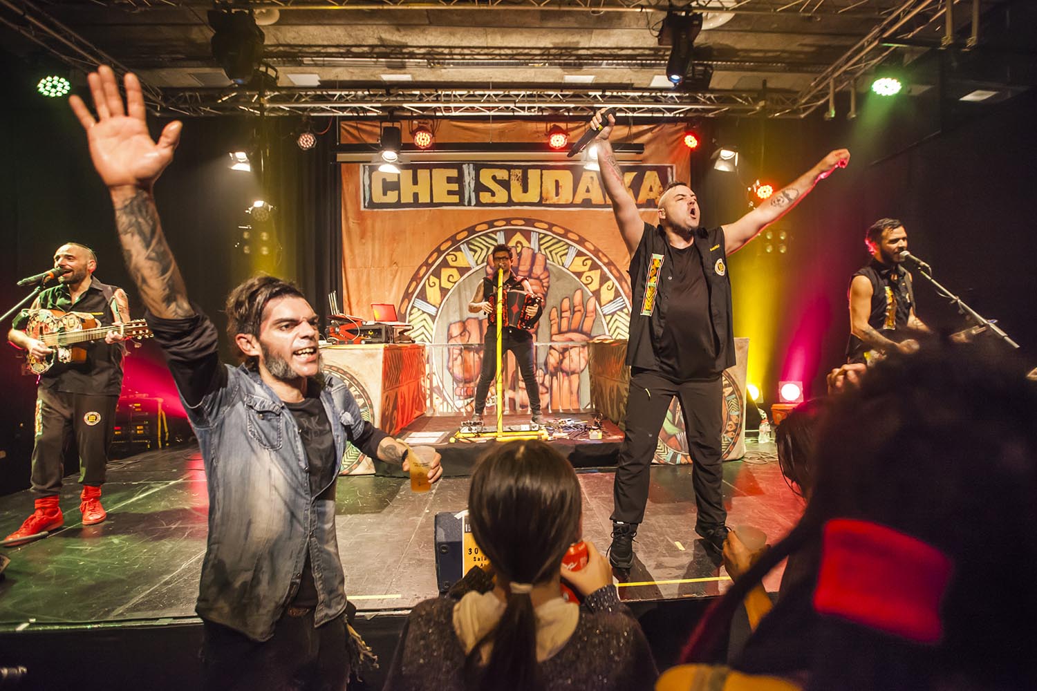 OTROS ESCENARIOS POSIBLES12/01/2019CONCIERTO GRUPO CHE SUDAKA EN ESPAI JOVE BOCA NORD DEL CARMEL BARCELONAVIDEO:  https://youtu.be/Is5EkOpNudoFOTO MARTI FRADERA