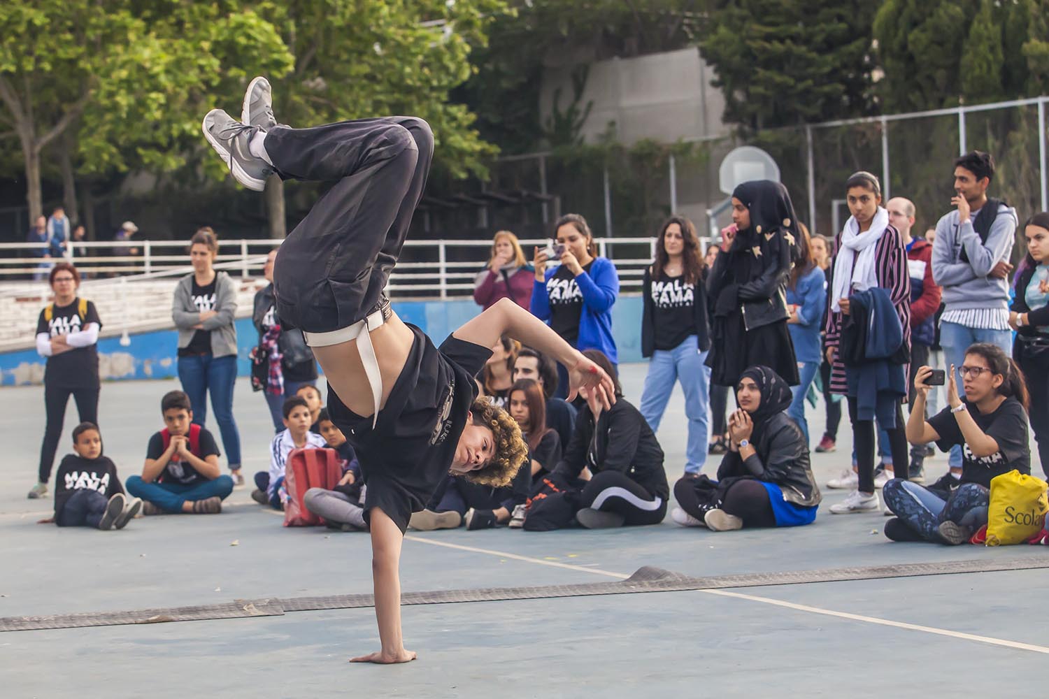 ICULT OTROS ESCENARIOS POSIBLES
10-05-2019
FESTIVAL MALA FAMA
JOVENES RAPEROS - SKATERS - GRAFITEROS EN EL BARRIO DE LA TRINITAT
PARC DE LA TRINITAT
FOTO MARTI FRADERA