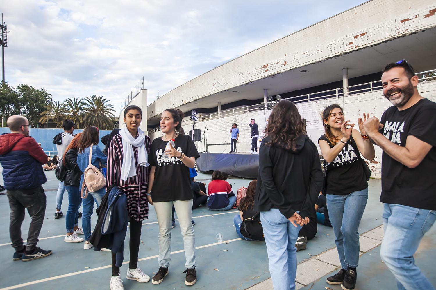 ICULT OTROS ESCENARIOS POSIBLES
10-05-2019
FESTIVAL MALA FAMA
JOVENES RAPEROS - SKATERS - GRAFITEROS EN EL BARRIO DE LA TRINITAT
PARC DE LA TRINITAT
FOTO MARTI FRADERA