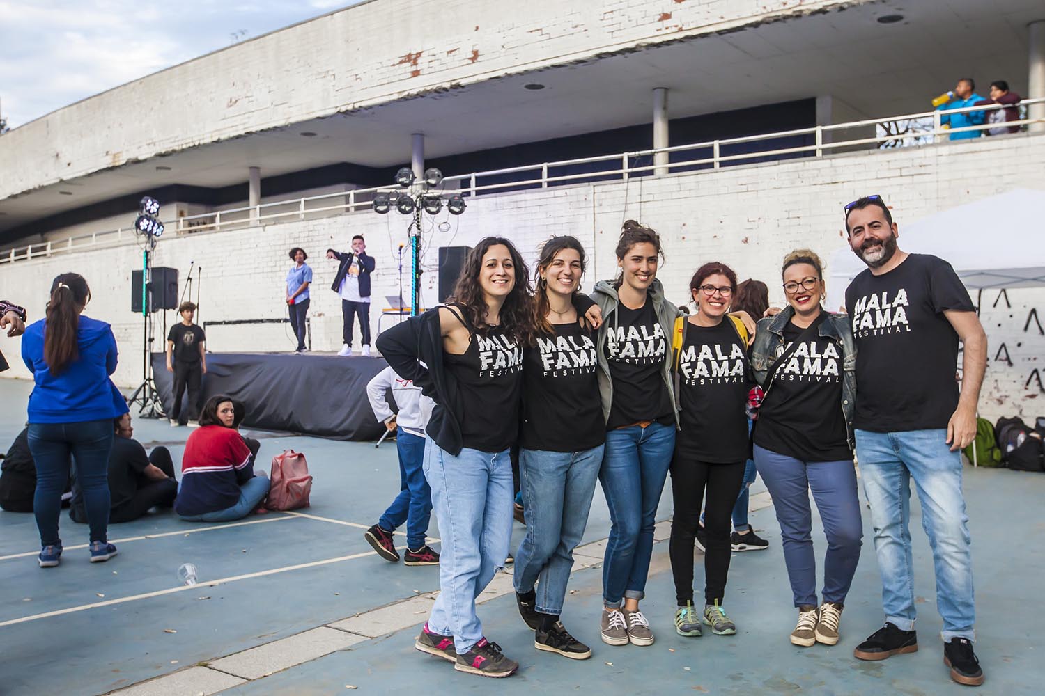ICULT OTROS ESCENARIOS POSIBLES
10-05-2019
FESTIVAL MALA FAMA
JOVENES RAPEROS - SKATERS - GRAFITEROS EN EL BARRIO DE LA TRINITAT
PARC DE LA TRINITAT
FOTO MARTI FRADERA