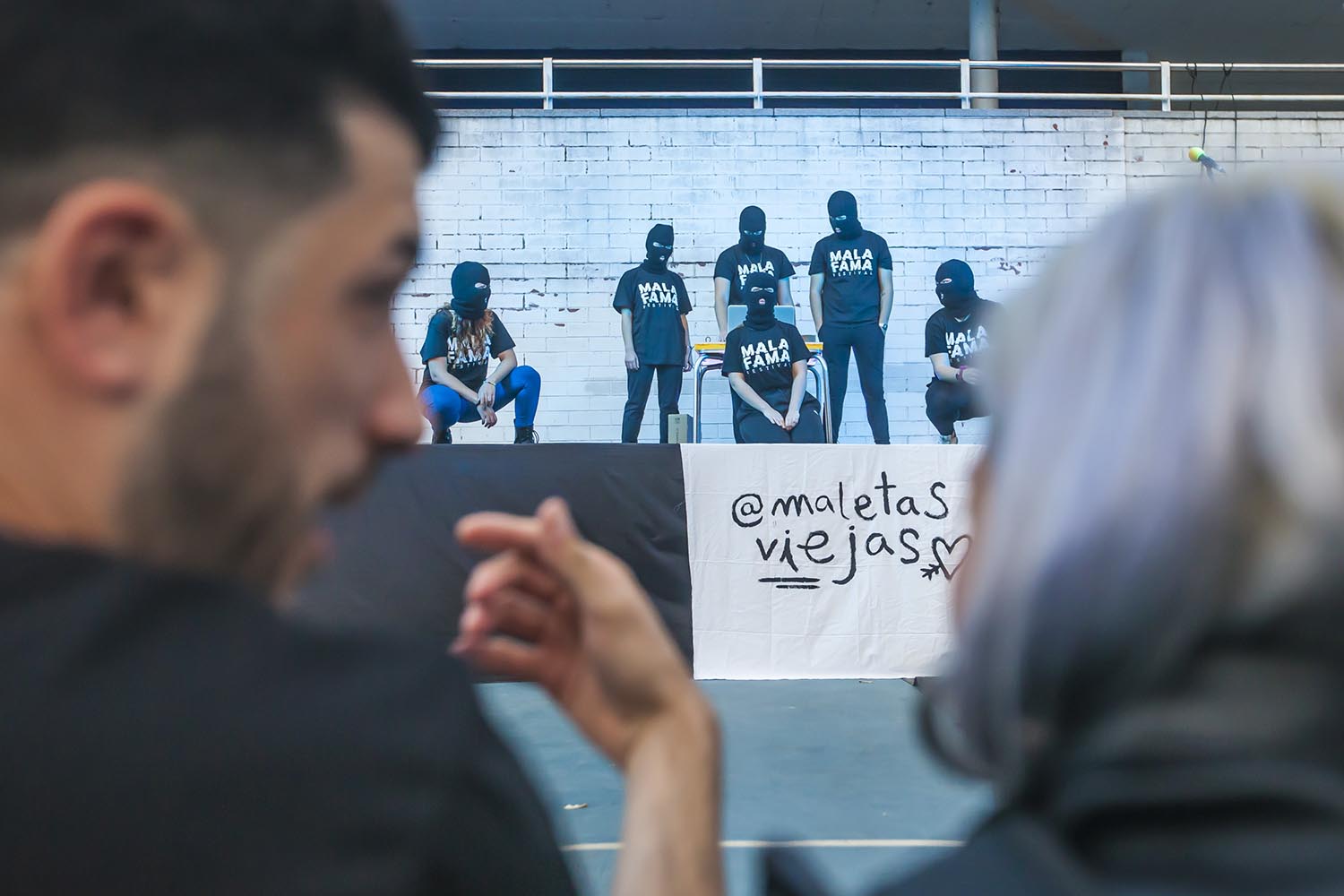 ICULT OTROS ESCENARIOS POSIBLES
10-05-2019
FESTIVAL MALA FAMA
JOVENES RAPEROS - SKATERS - GRAFITEROS EN EL BARRIO DE LA TRINITAT
PARC DE LA TRINITAT
FOTO MARTI FRADERA