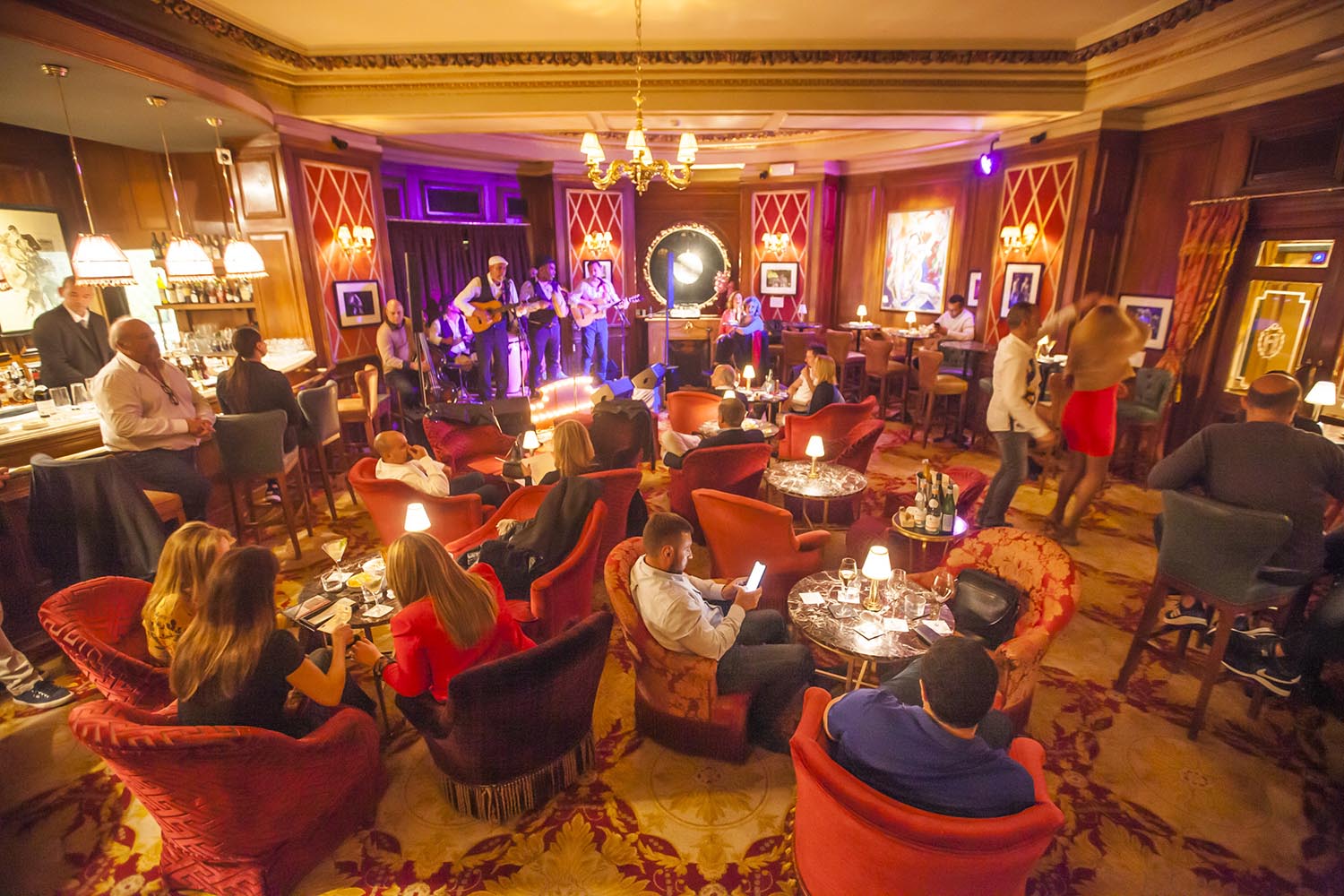 ICULT
OTROS ESCENARIOS POSIBLES
10-05-2019
ACTUACION RAY CUZA AND SEPTETO SAZONANDO EN EL BAR DEL HOTEL LE PALACE EN BARCELONA
FOTO MARTI FRADERA