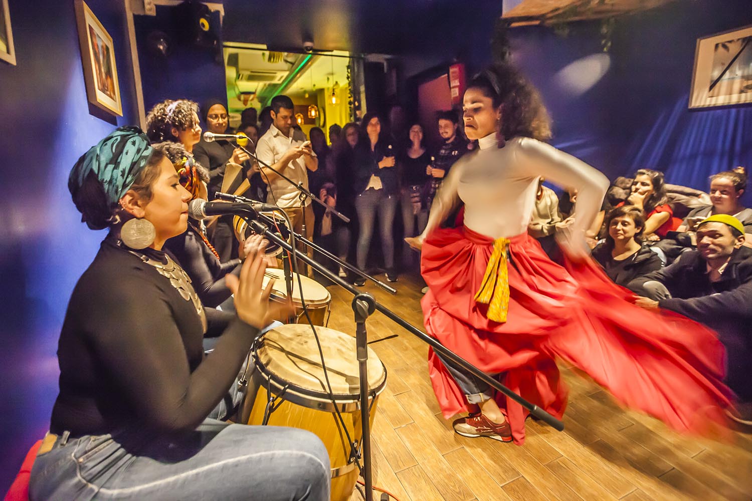 ICULT OTROS ESCENARIOS POSIBLES
09-03-2019
CONCIERTO DEL GRUPO DE PERCUSION PUERTORRIQUEÑA MANCHA ' E PLATANO EN EL BAR AGUANILE EN EL POBLE SEC BARCELONA
FOTO MARTI FRADERA