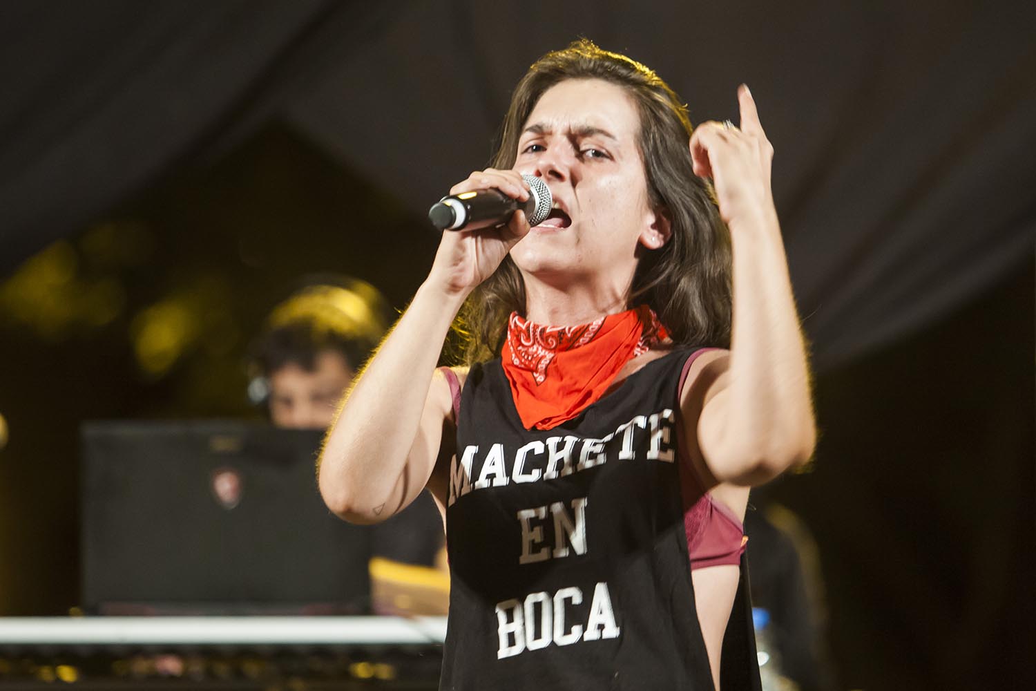 OTROS ESCENARIOS POSIBLES

MACHETE EN BOCA
CONCIERTO EN LA PLAZA DEL SORTIDOR DEL POBLE SEC
FESTA MAJOR DEL POBLE SEC

FOTO MARTI FRADERA