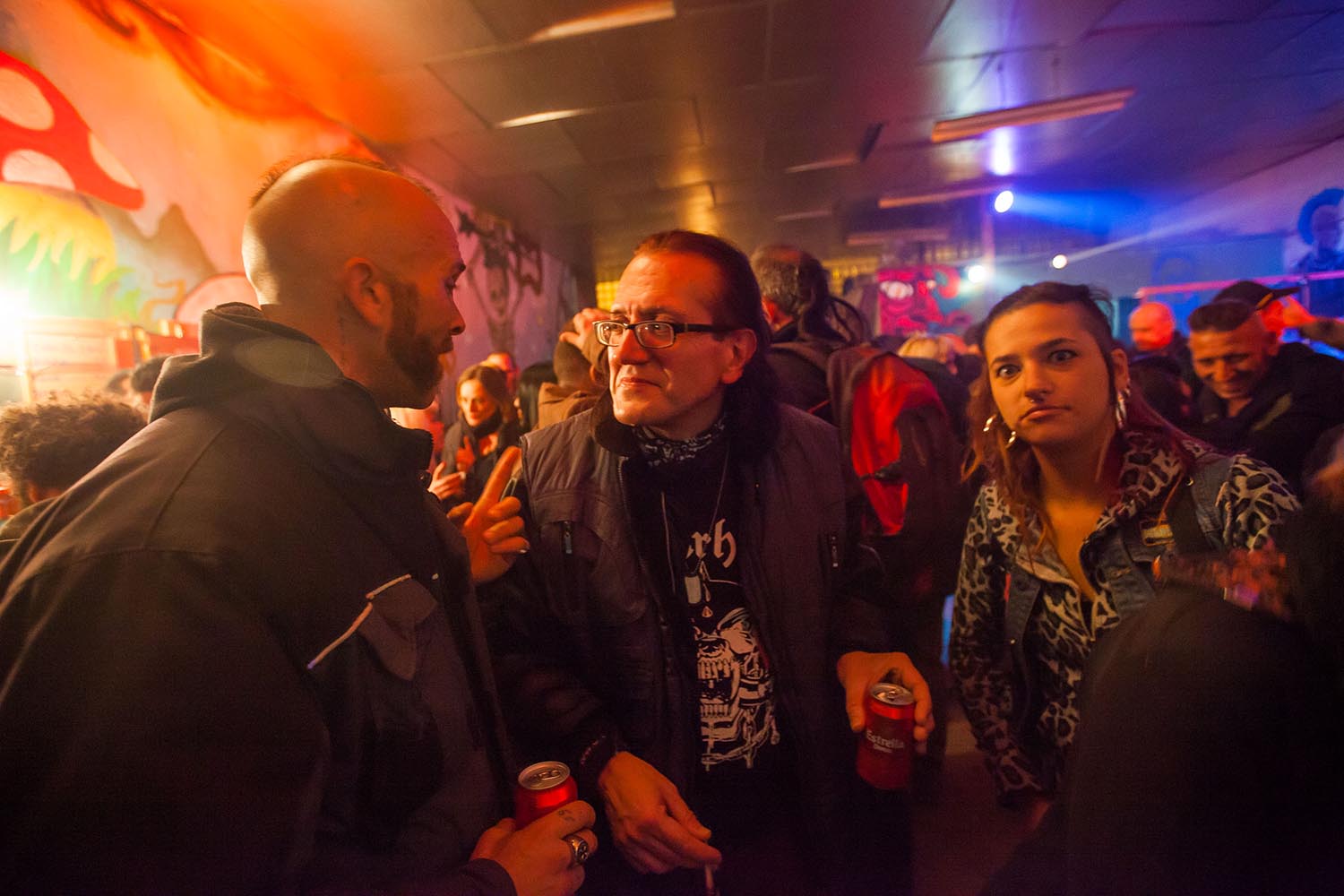 ICULT 
OTROS ESCENARIOS POSIBLES

FIESTA POSTNIT BILLY'S MAG
VIA FAVENCIA 411 BARCELONA

FOTO MARTI FRADERA