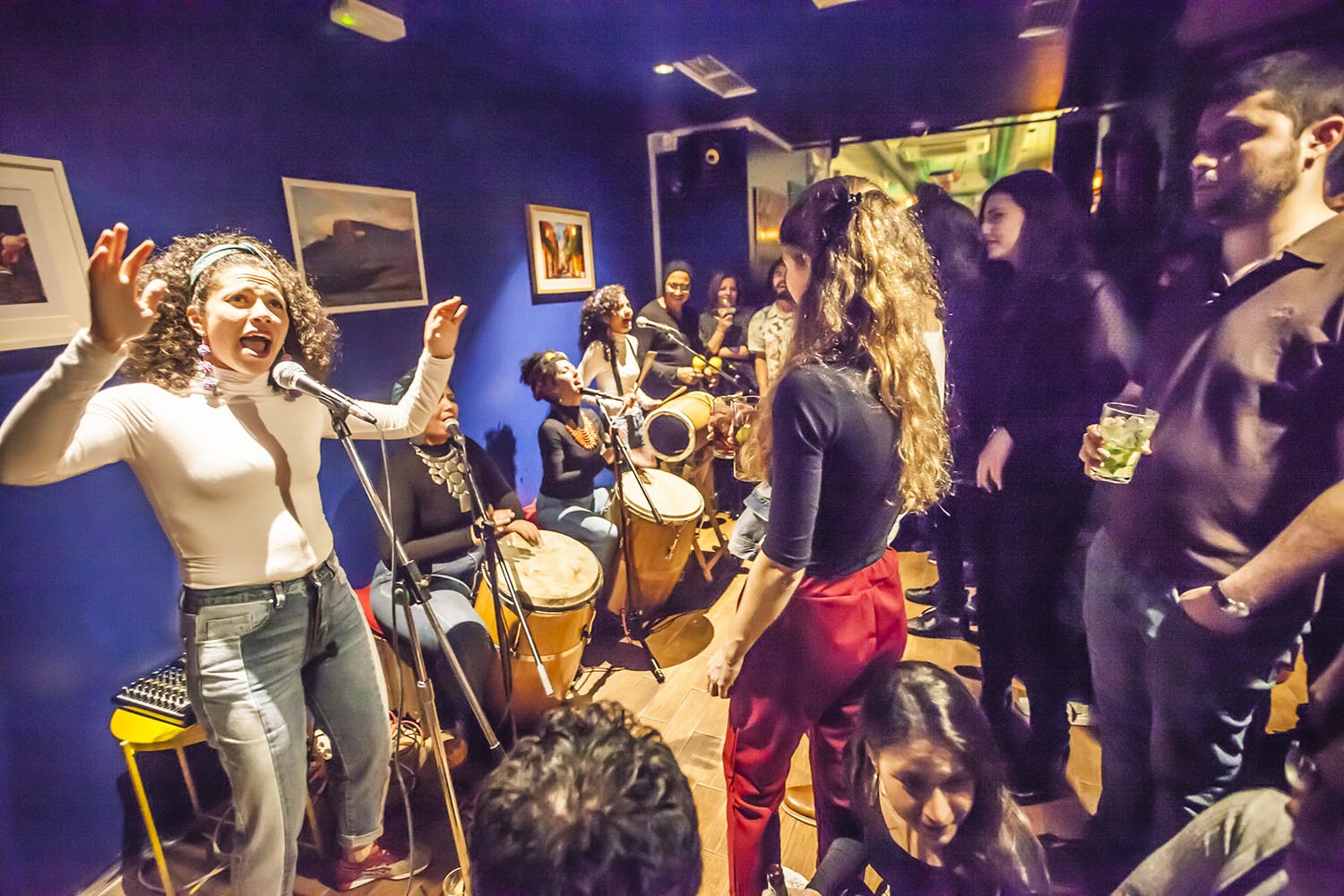 ICULT OTROS ESCENARIOS POSIBLES
09-03-2019
CONCIERTO DEL GRUPO DE PERCUSION PUERTORRIQUEÑA MANCHA ' E PLATANO EN EL BAR AGUANILE EN EL POBLE SEC BARCELONA
FOTO MARTI FRADERA